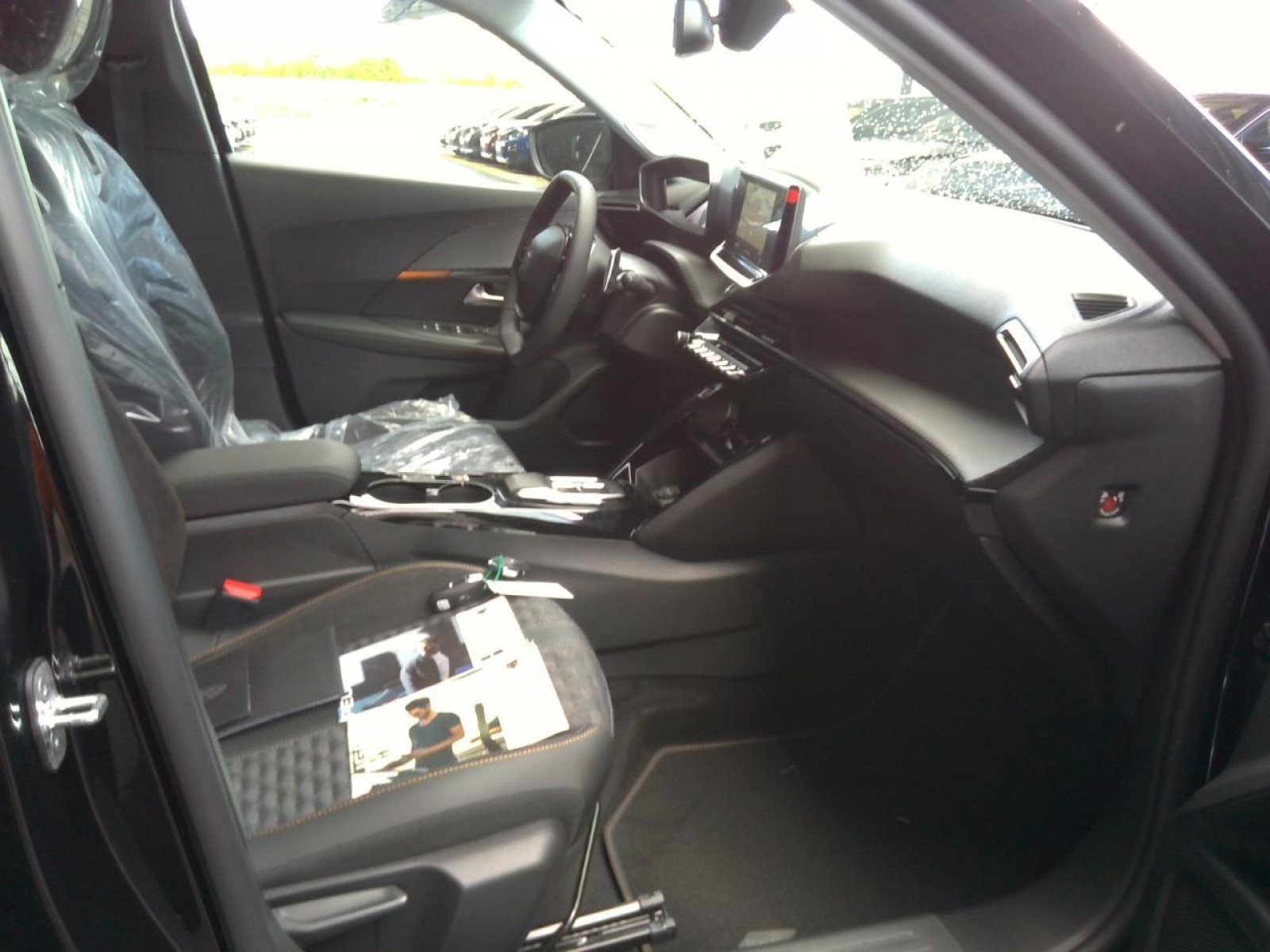 PEUGEOT - 2008 - #182017 - 1