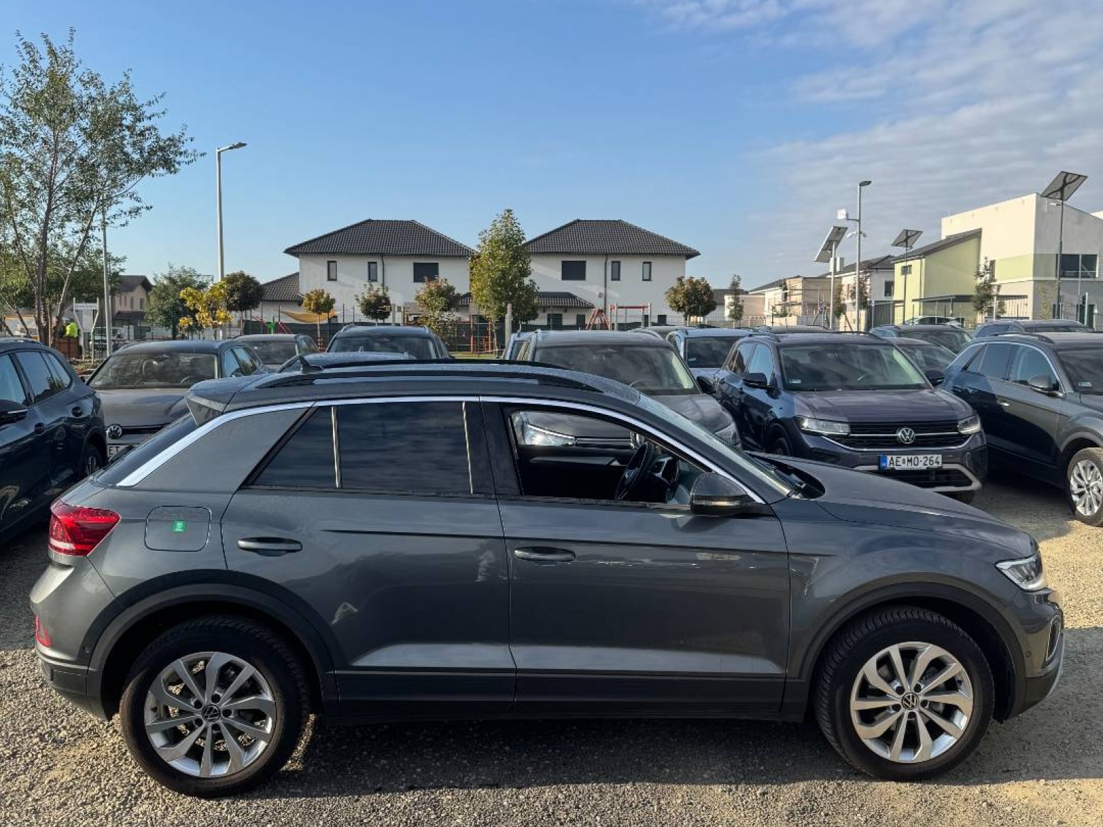 VOLKSWAGEN - T-ROC - #843619 - 1