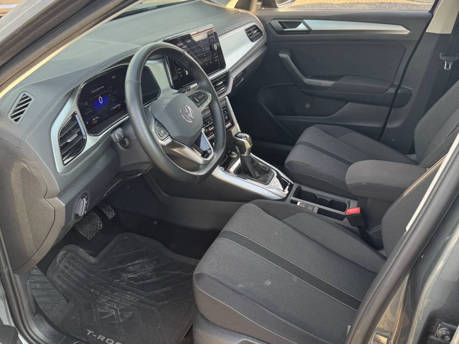 VOLKSWAGEN - T-ROC - #843619 - 4