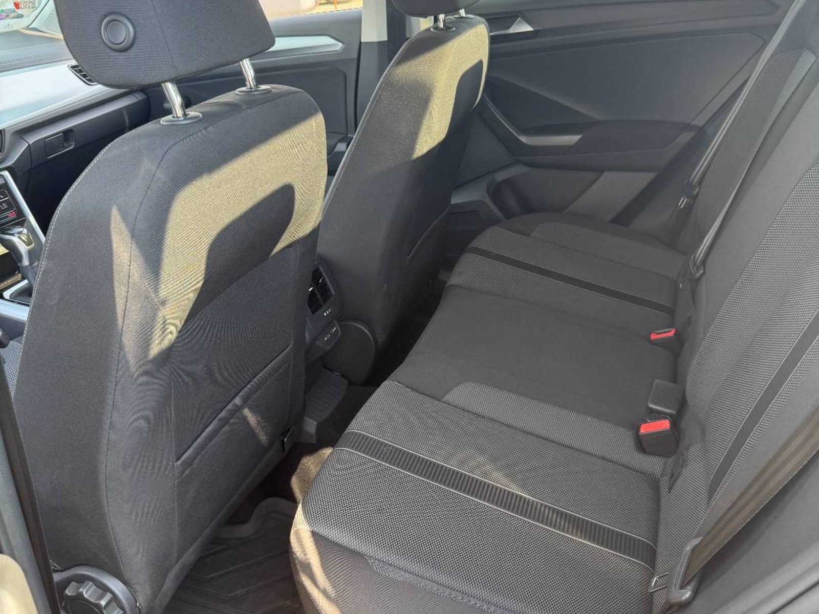 VOLKSWAGEN - T-ROC - #843619 - 5