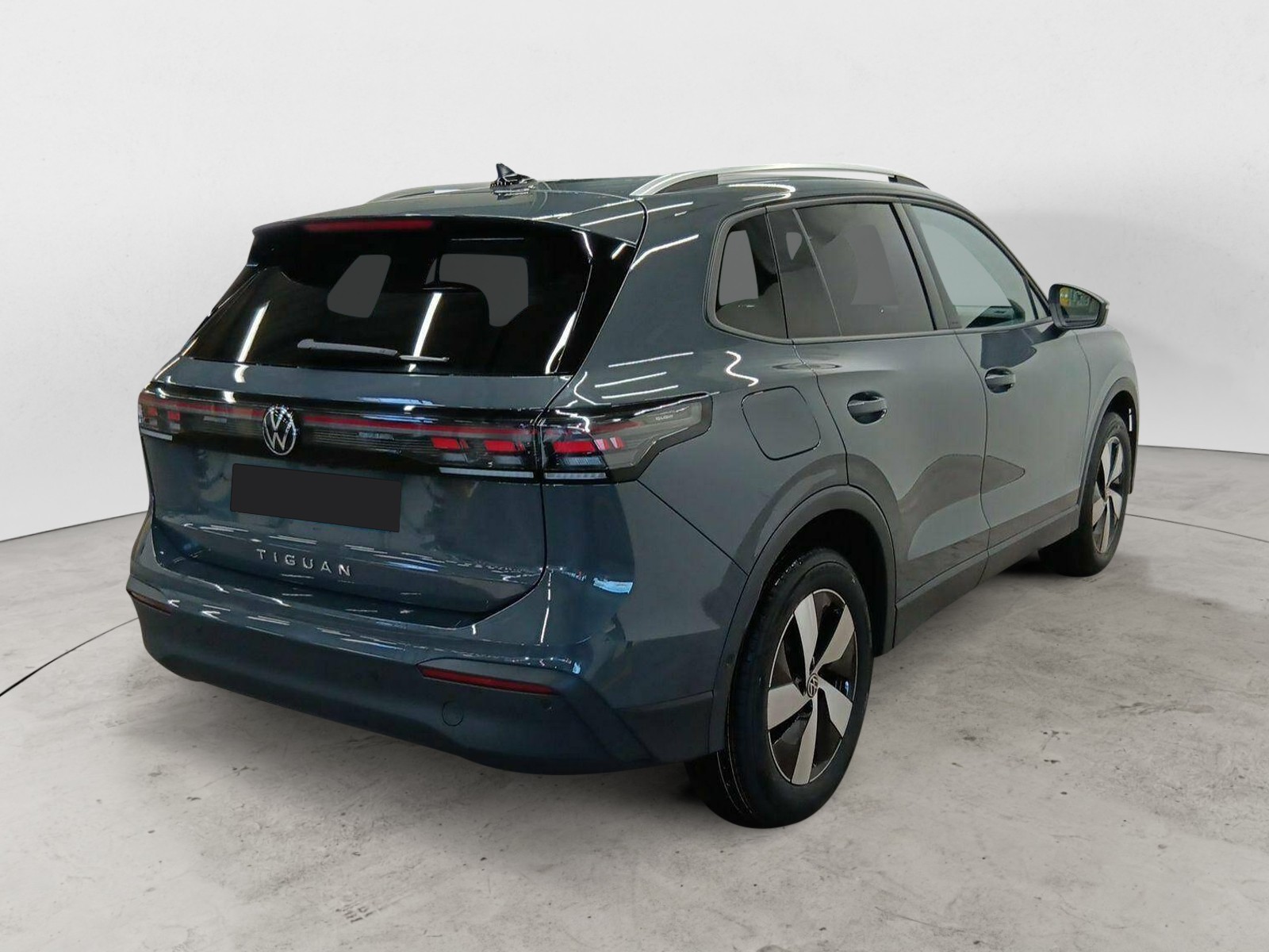 VOLKSWAGEN - TIGUAN - #843609 - 3