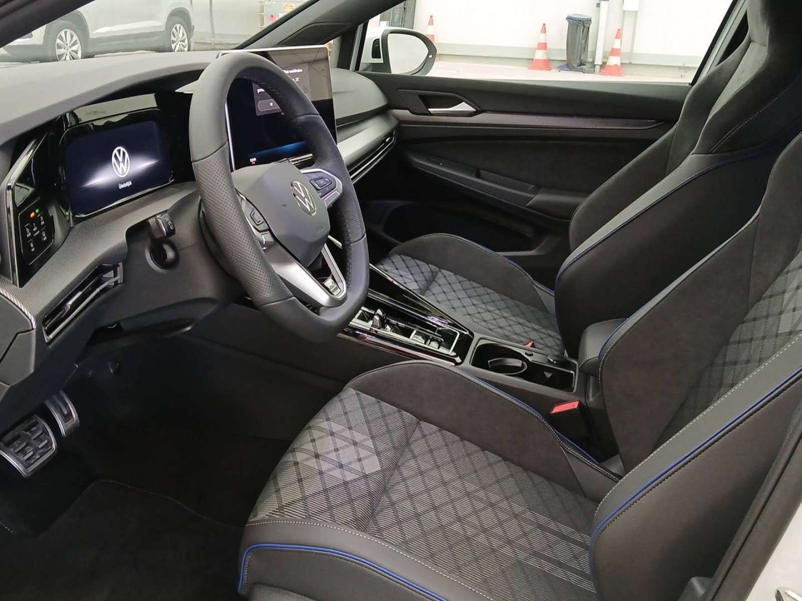 VOLKSWAGEN - GOLF - #625367 - 16