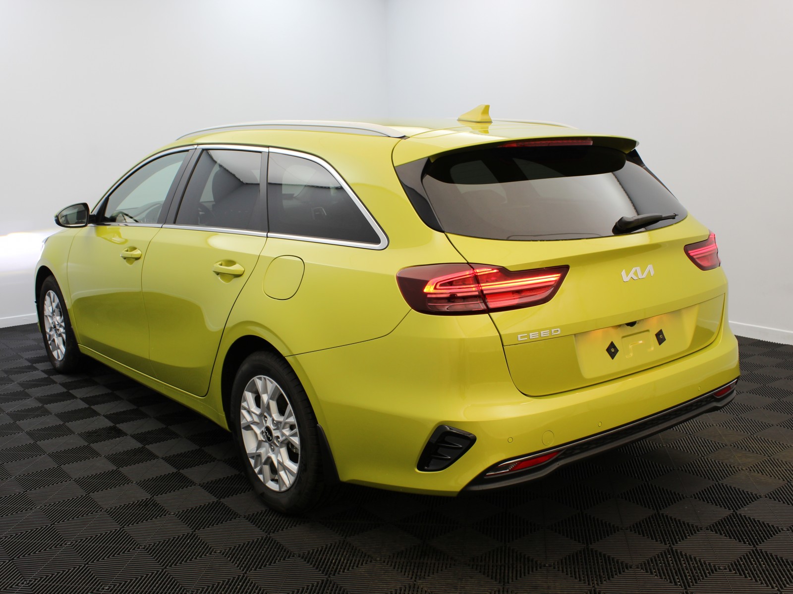 KIA - CEED SW MY21 - #181903 - 2