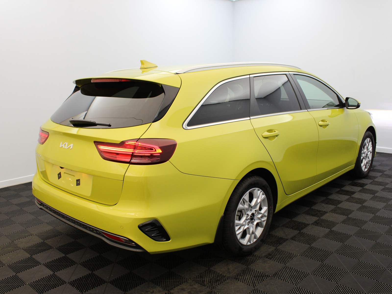 KIA - CEED SW MY21 - #181903 - 3