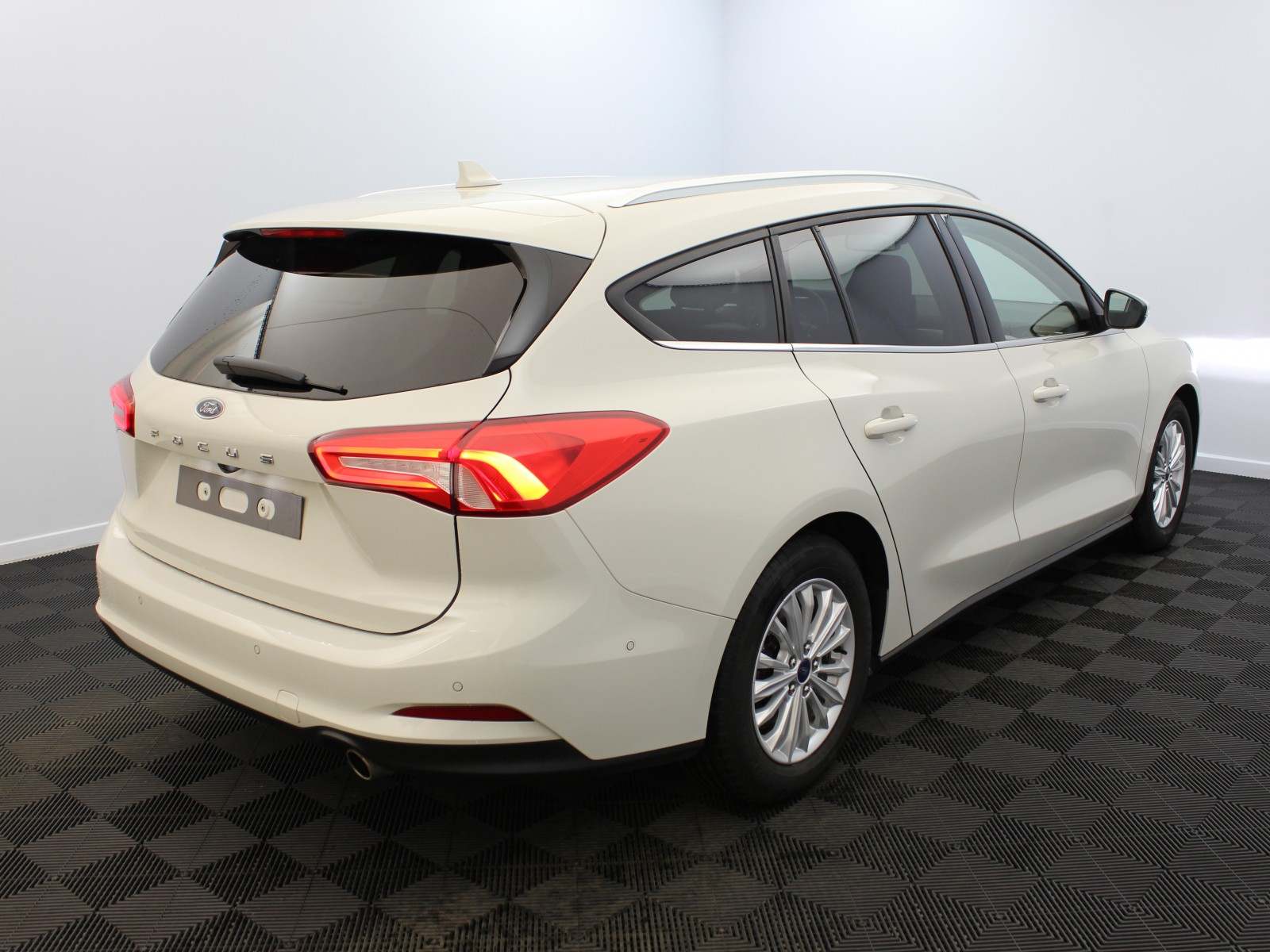 FORD - FOCUS SW - #181730 - 3