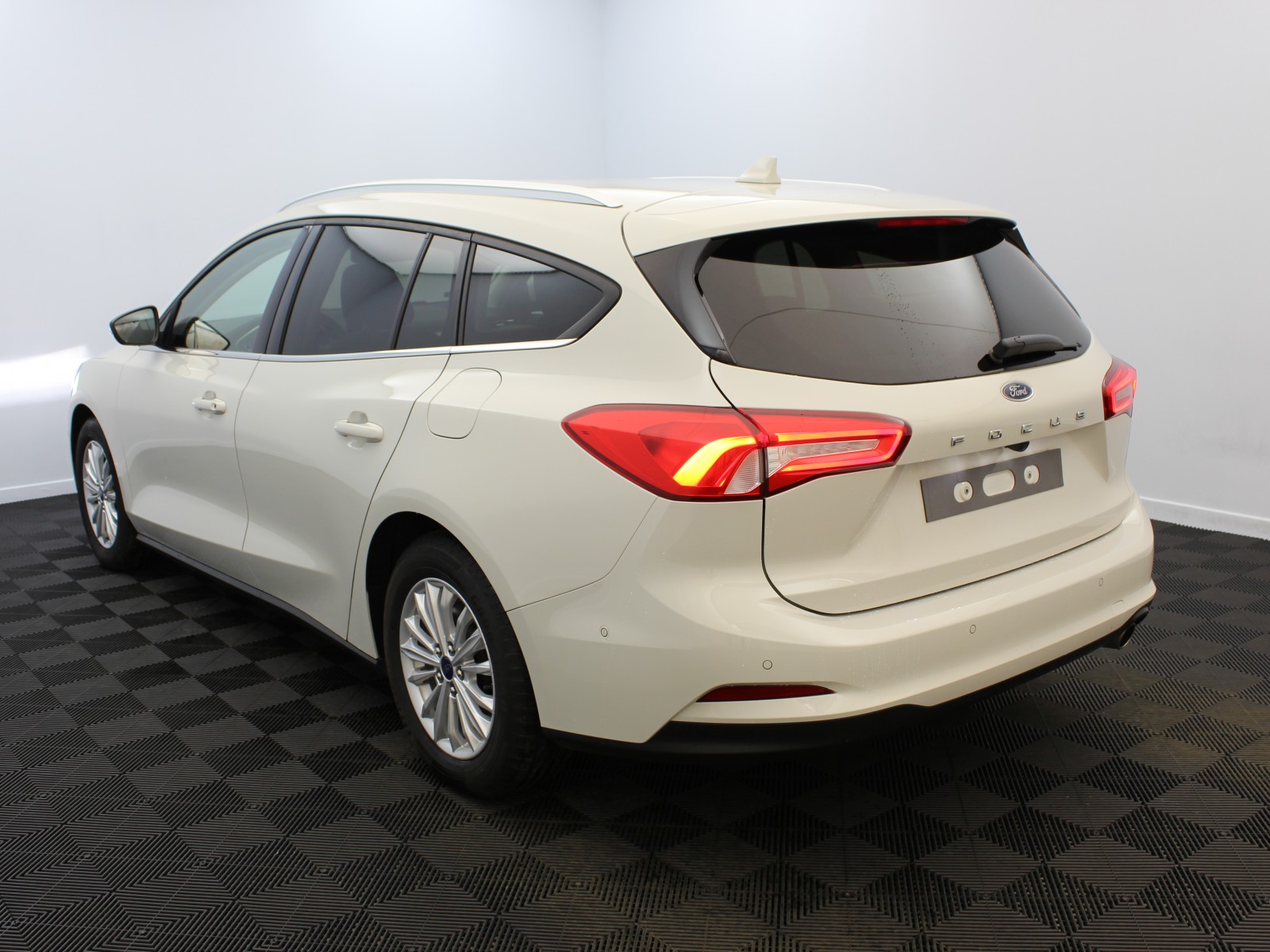 FORD - FOCUS SW - #181730 - 2