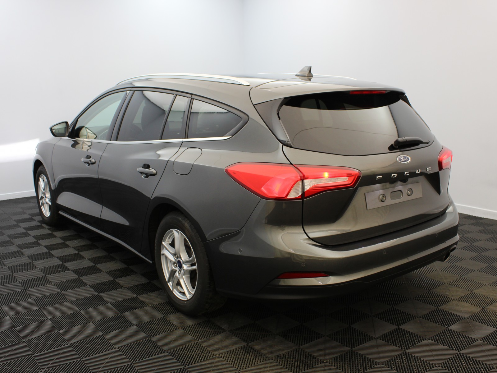 FORD - FOCUS SW - #181729 - 2