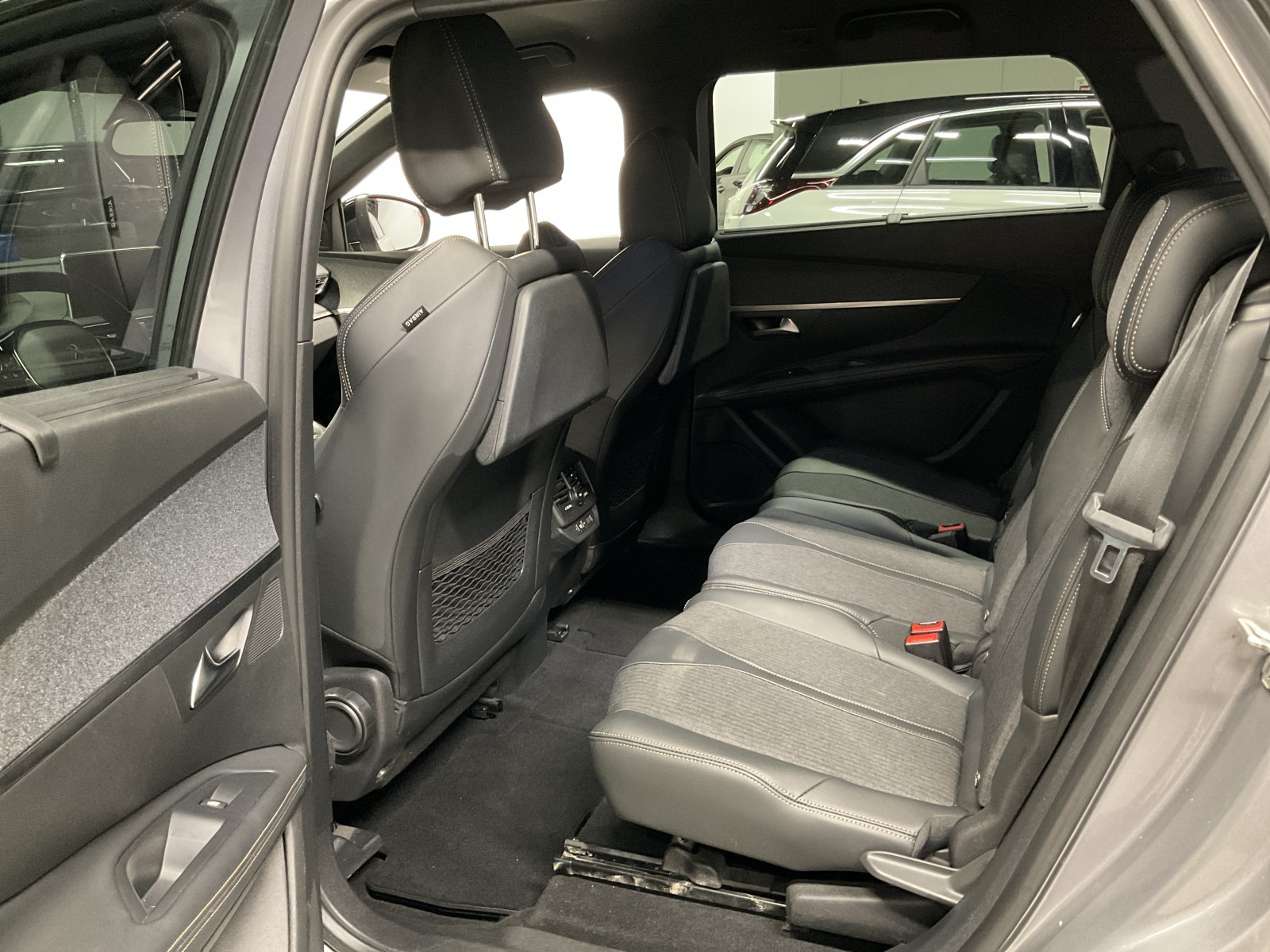 PEUGEOT - 5008 - #182077 - 13