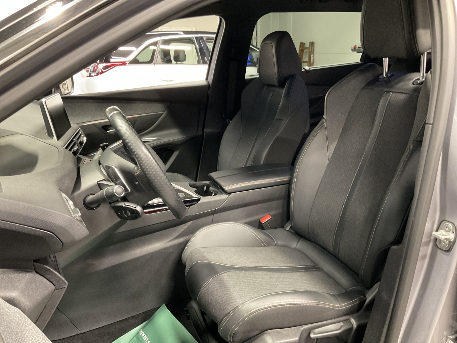 PEUGEOT - 5008 - #182077 - 12