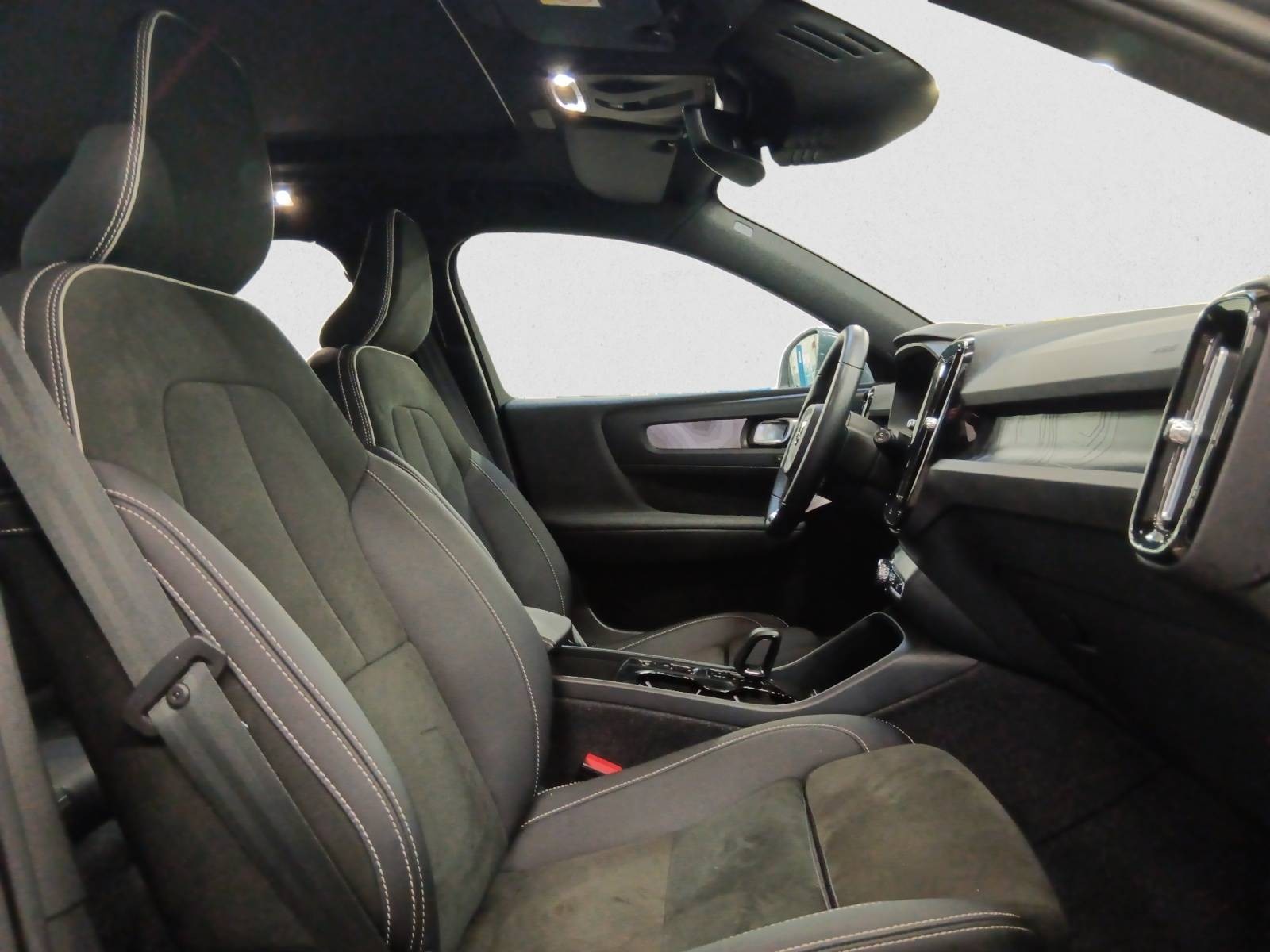 VOLVO - XC40 - #839918 - 13