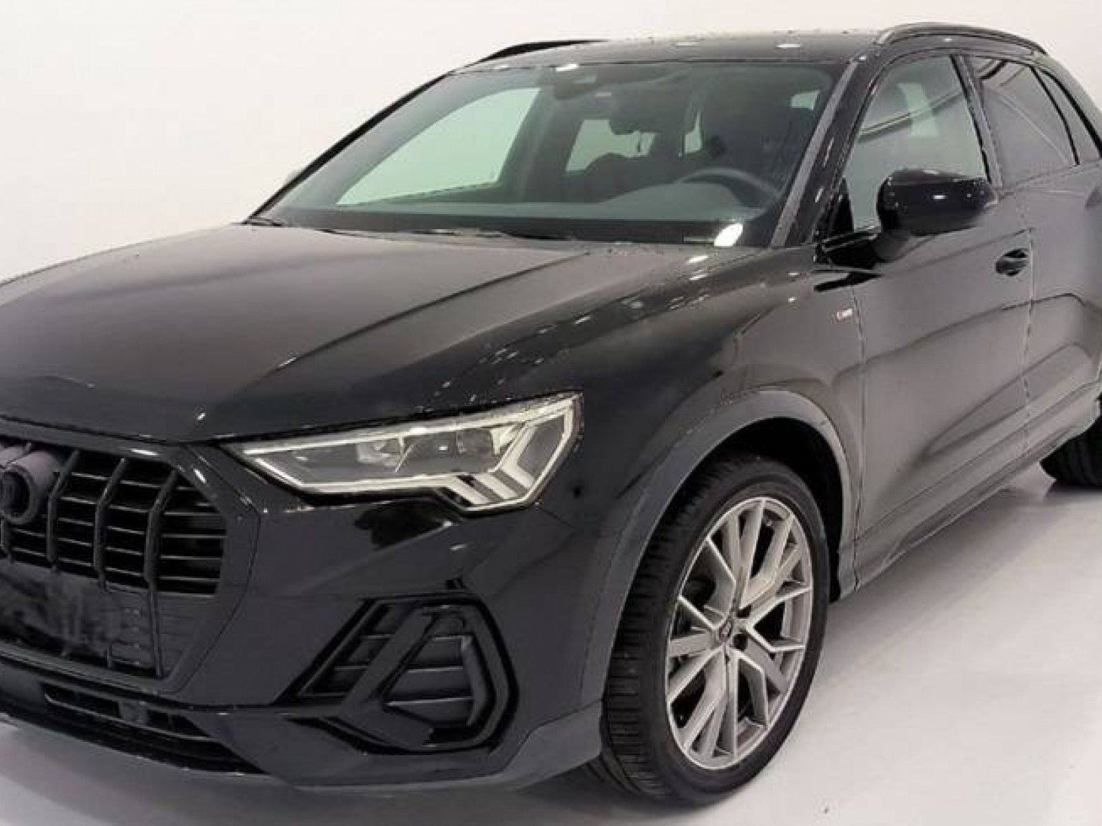 AUDI - Q3 - #848009 - 0