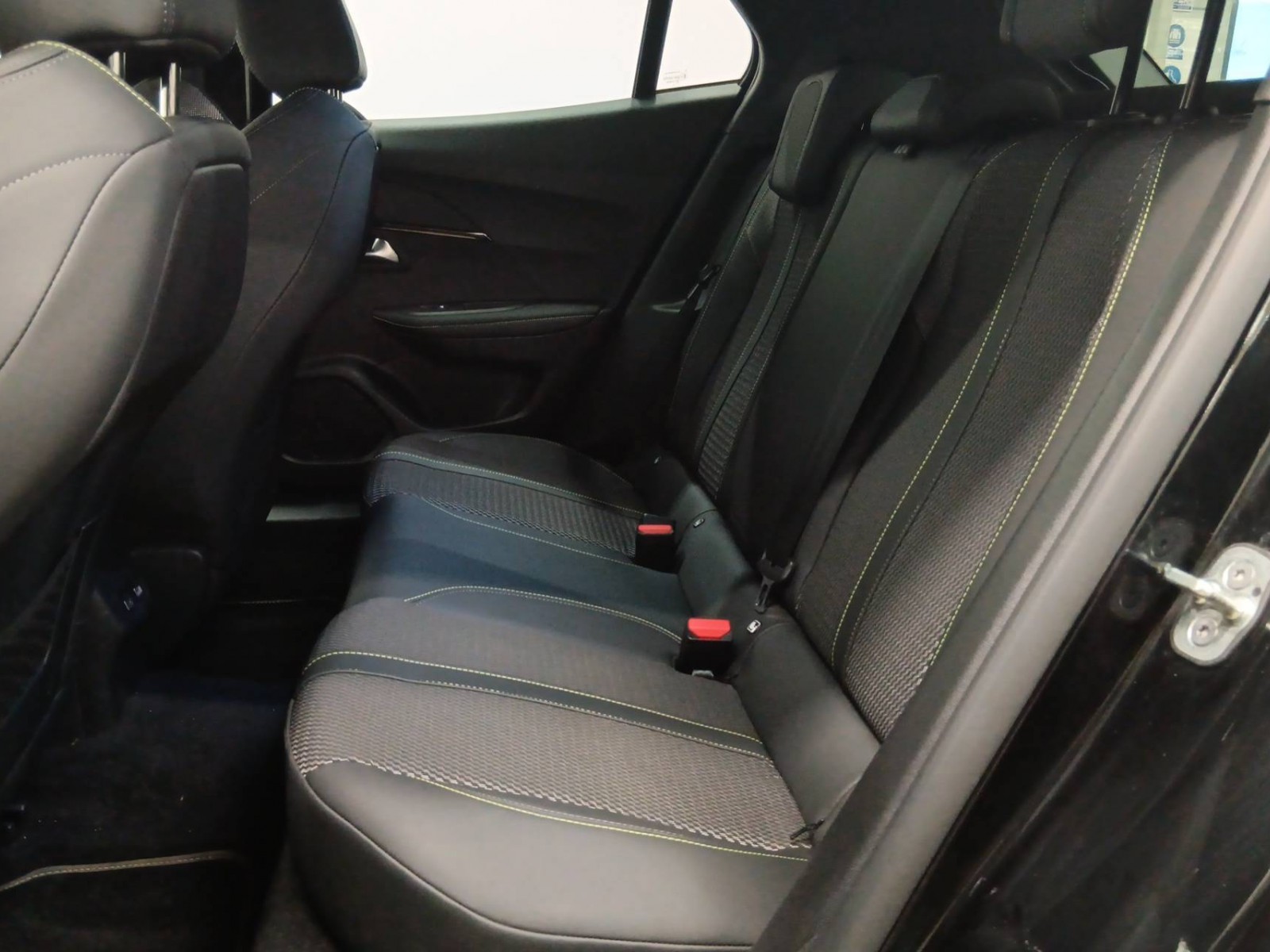 PEUGEOT - 2008 - #832482 - 4