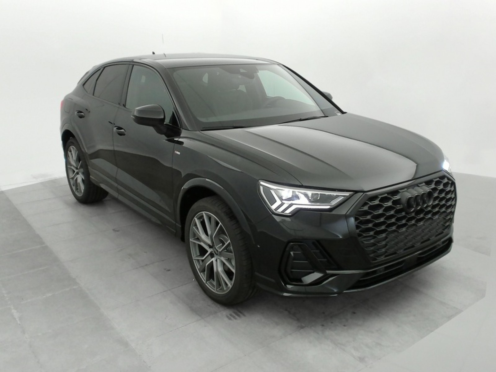 AUDI - Q3 Sportback - #847798 - 0