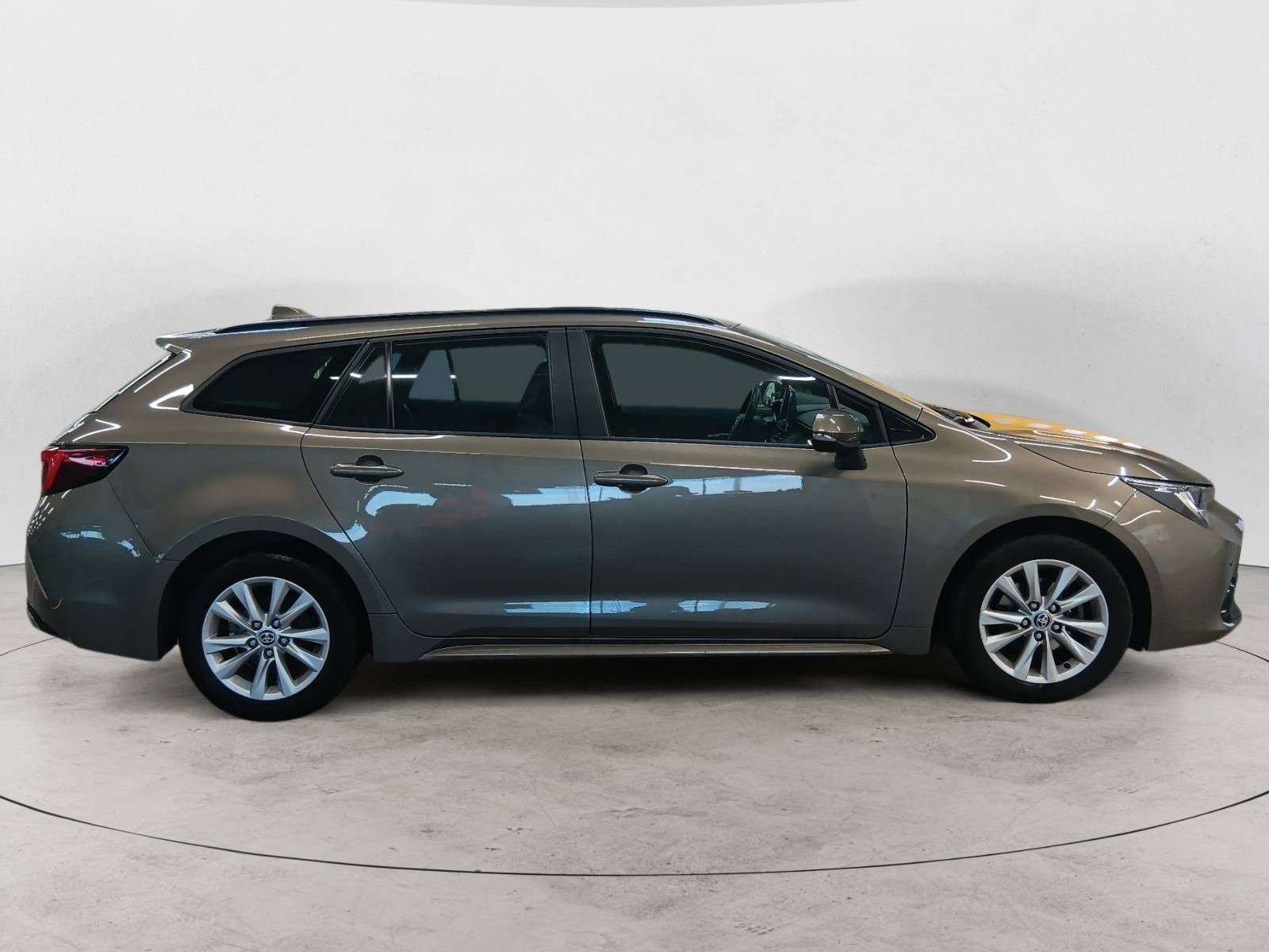 TOYOTA - COROLLA TOURING SPORTS HYBRIDE - #843452 - 15