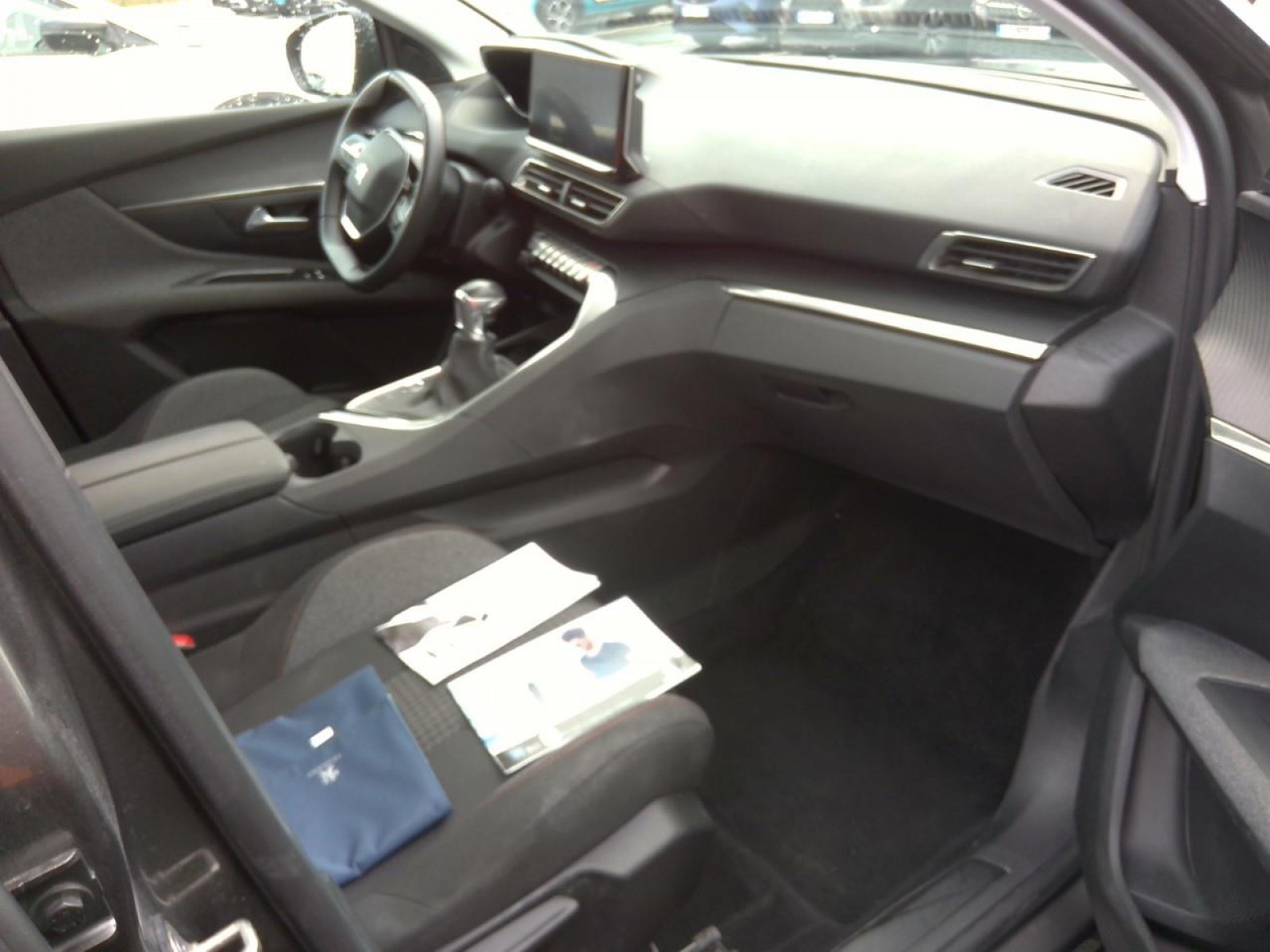 PEUGEOT - 5008 - #182085 - 1