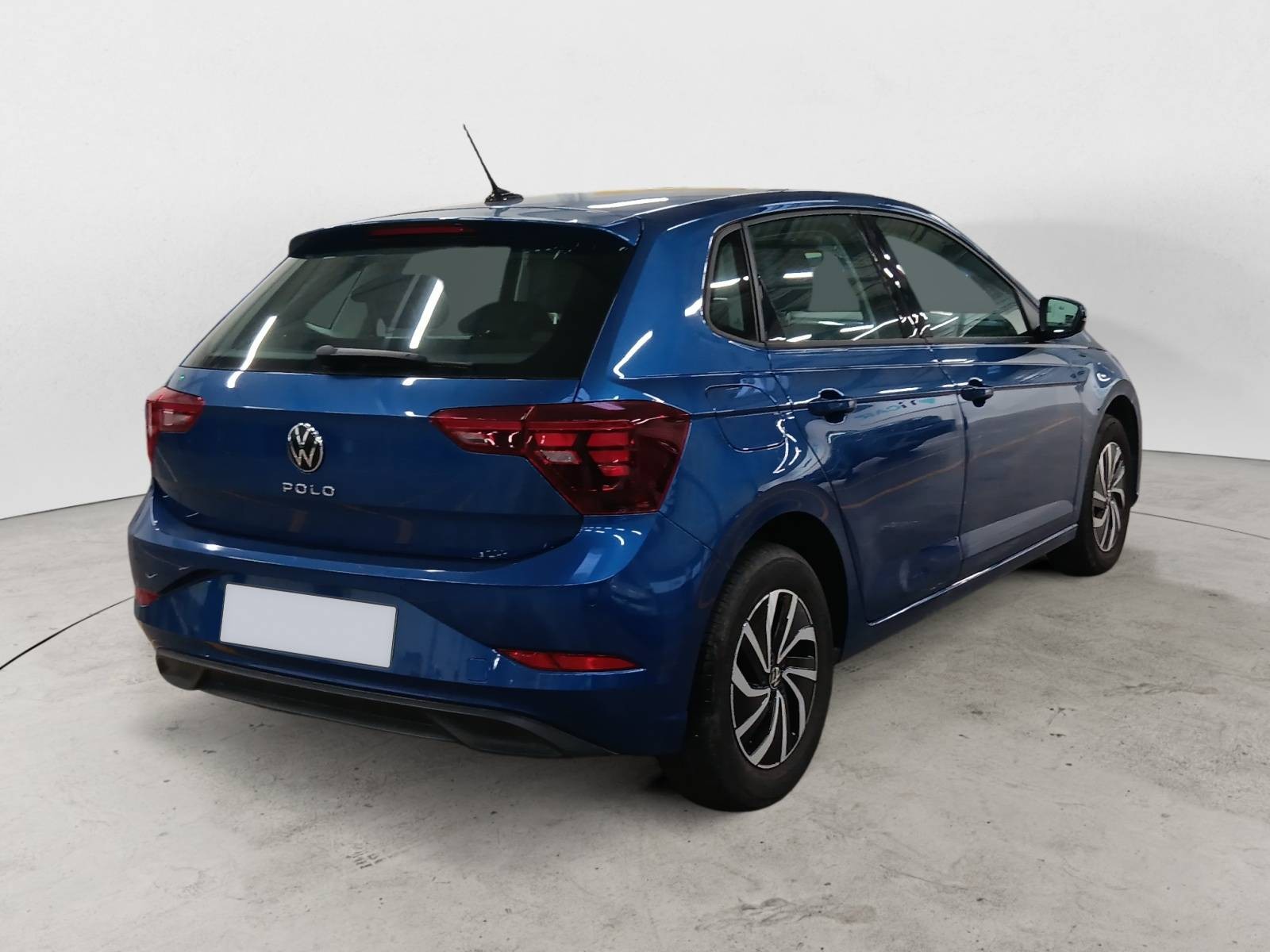 VOLKSWAGEN - POLO - #842755 - 4