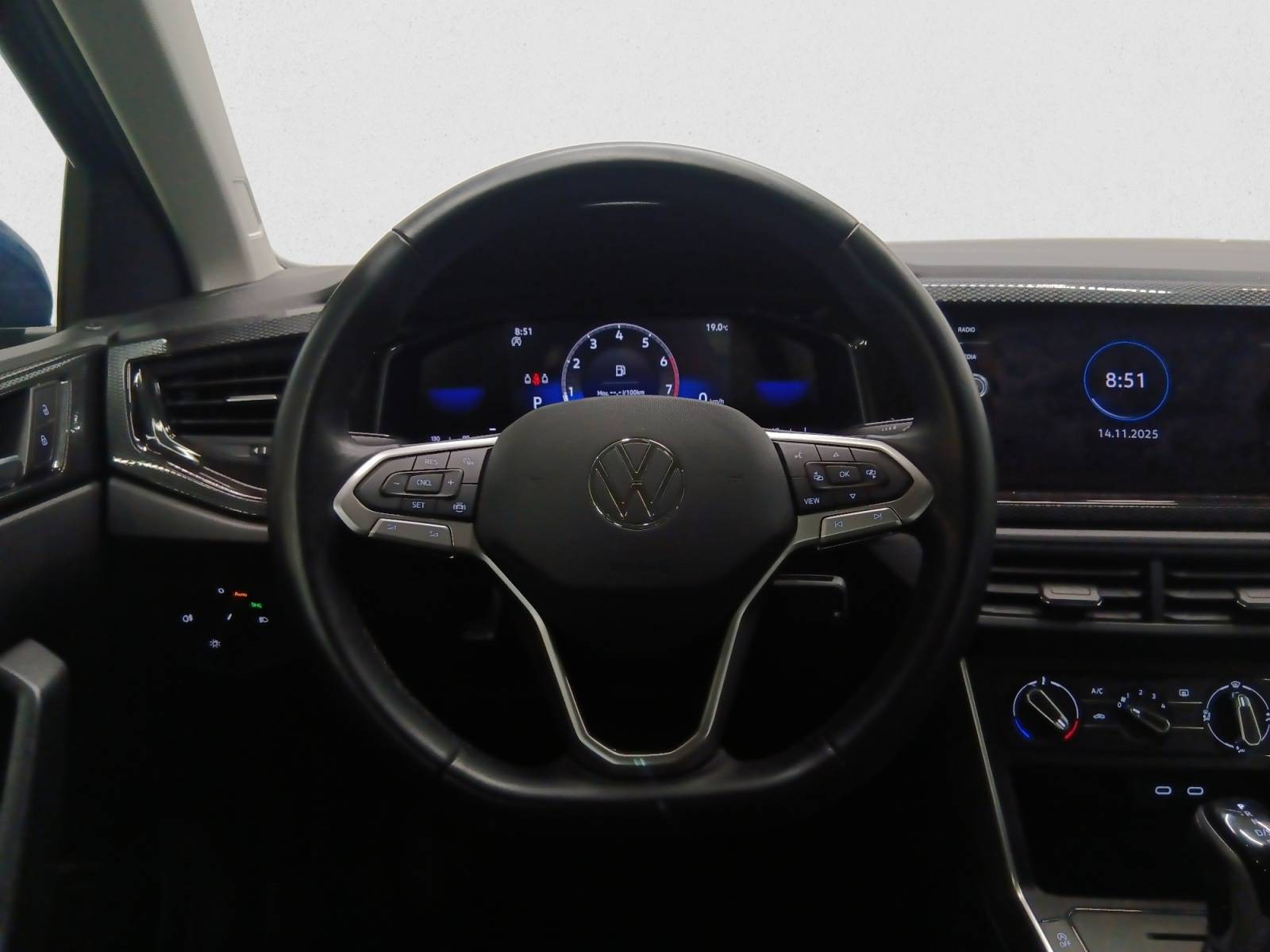 VOLKSWAGEN - POLO - #842755 - 11