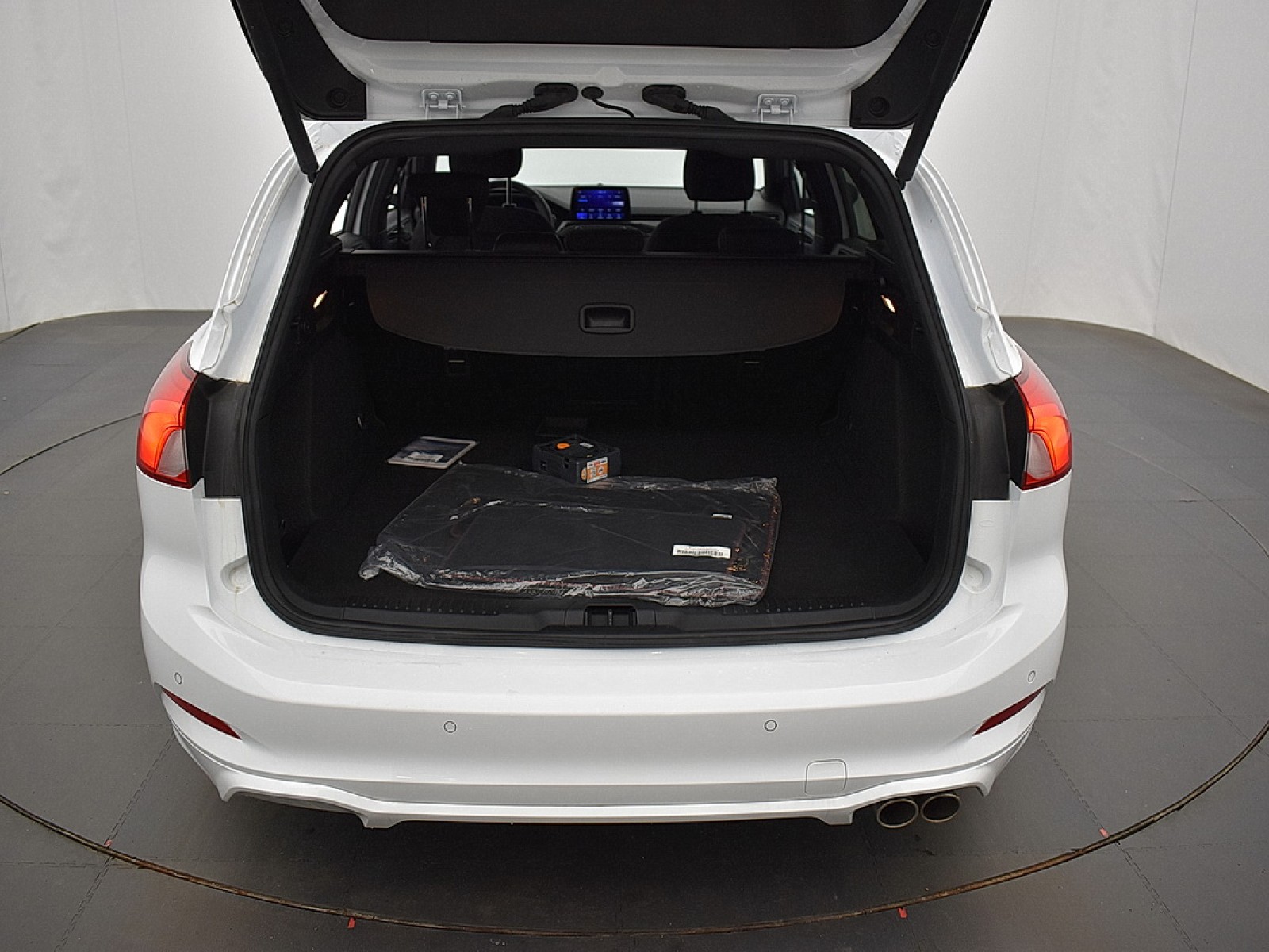 FORD - FOCUS SW - #177418 - 13