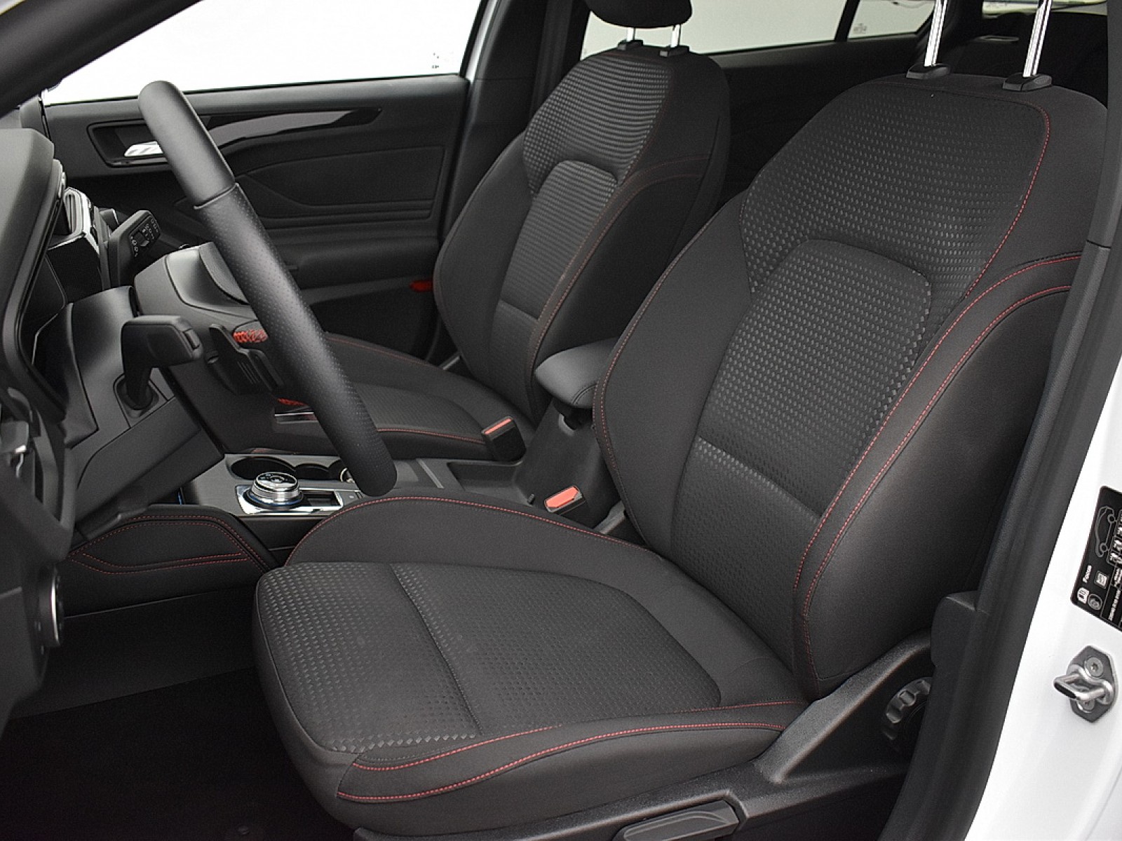 FORD - FOCUS SW - #177418 - 7
