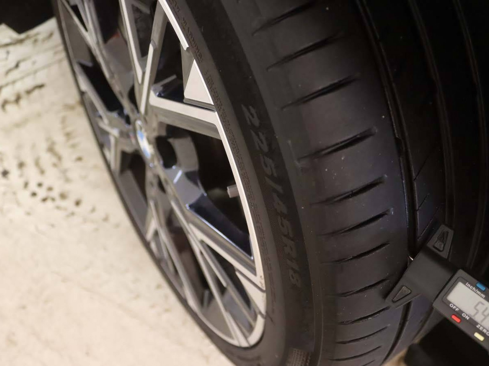 BMW - SERIE 1 F70 - #850096 - 35