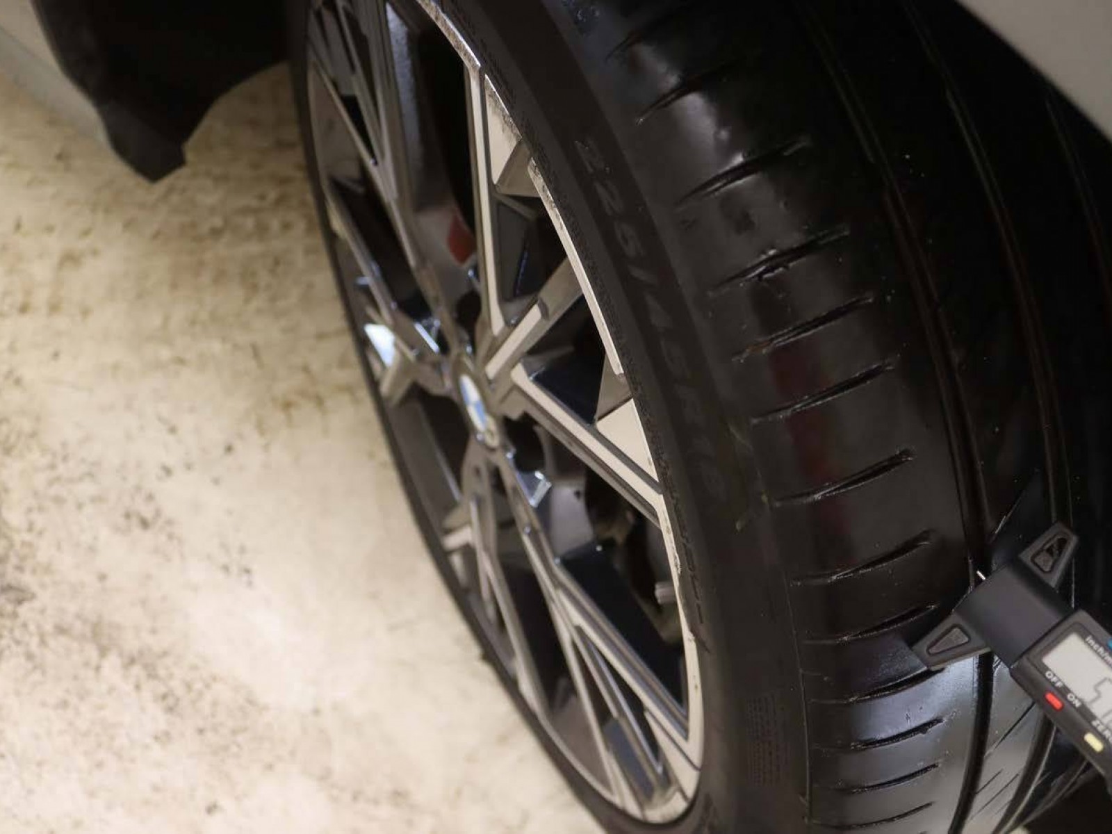 BMW - SERIE 1 F70 - #850096 - 25