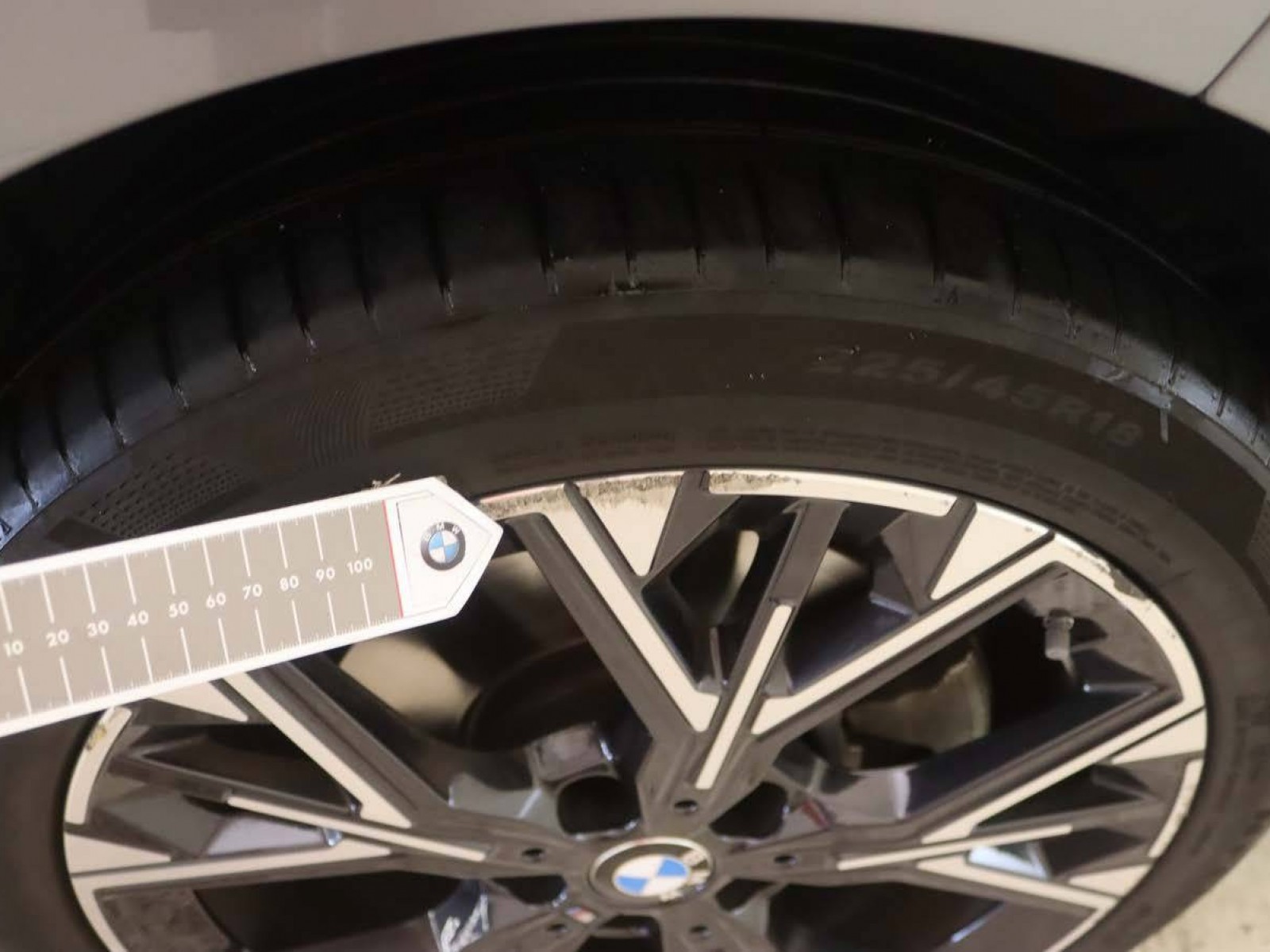 BMW - SERIE 1 F70 - #850096 - 22