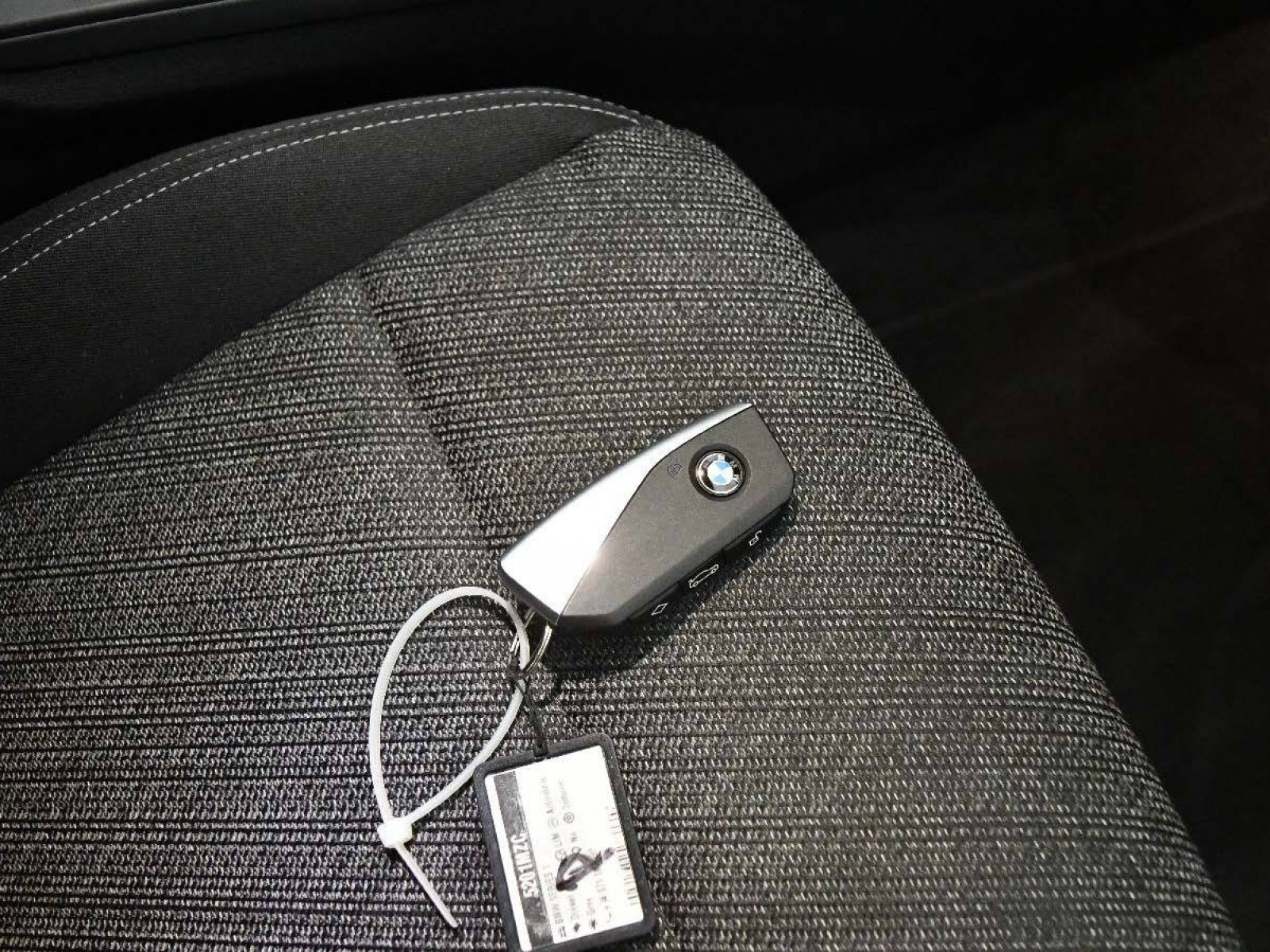 BMW - SERIE 1 F70 - #850095 - 11