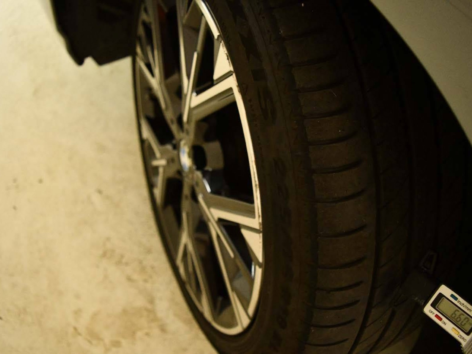 BMW - SERIE 1 F70 - #850095 - 32