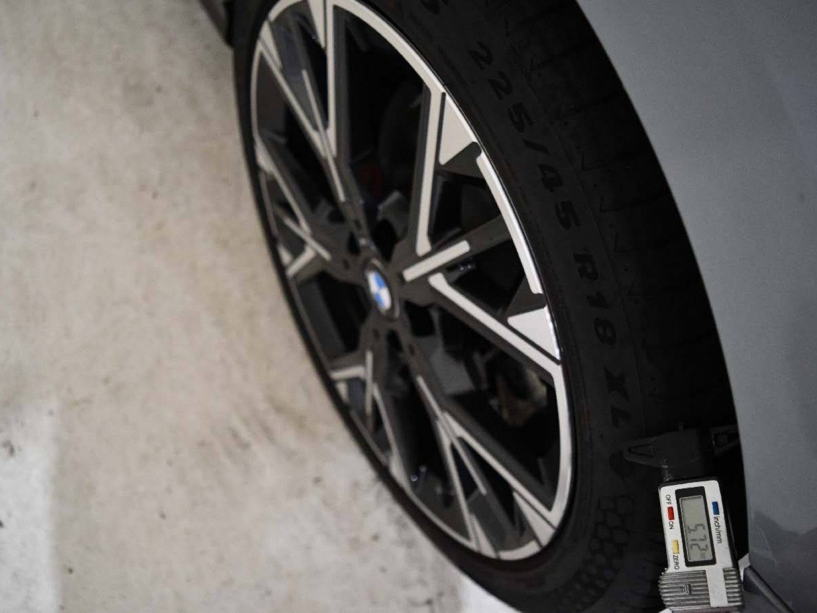 BMW - SERIE 1 F70 - #850095 - 24