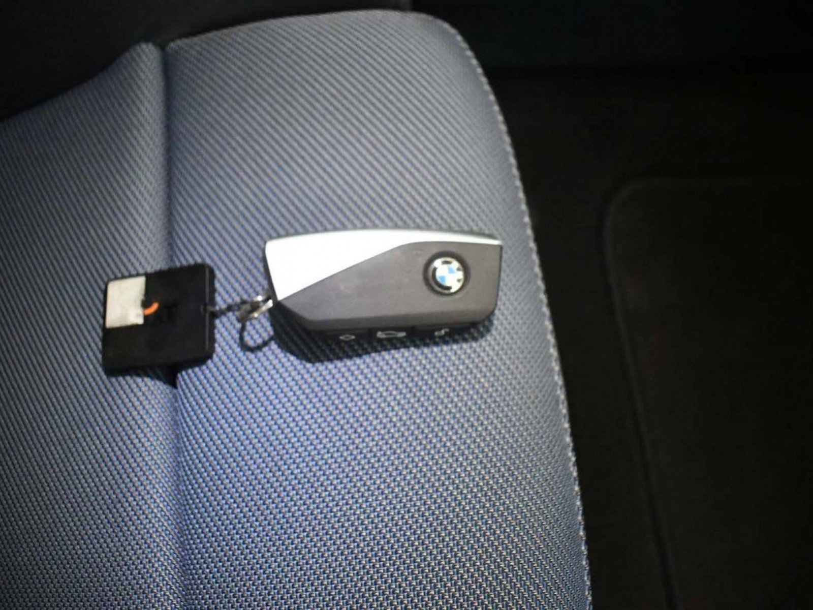 BMW - SERIE 1 F70 - #850094 - 11