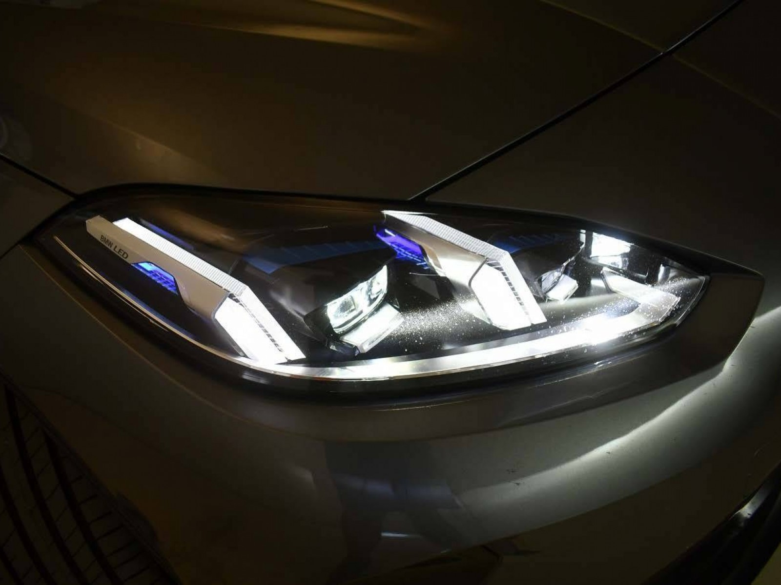 BMW - SERIE 1 F70 - #850094 - 12