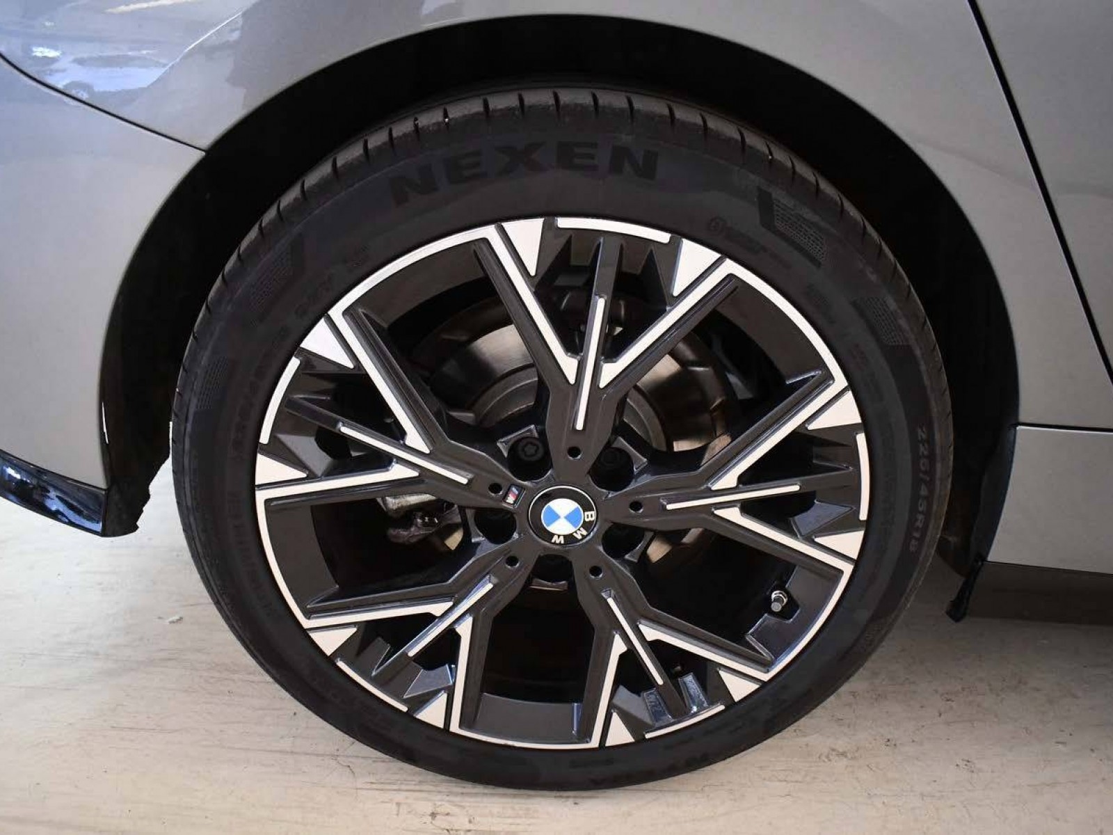 BMW - SERIE 1 F70 - #850094 - 19