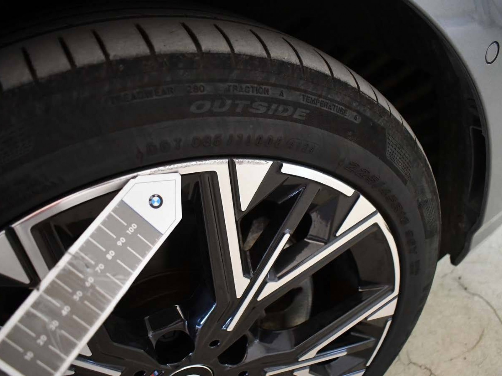 BMW - SERIE 1 F70 - #850094 - 33