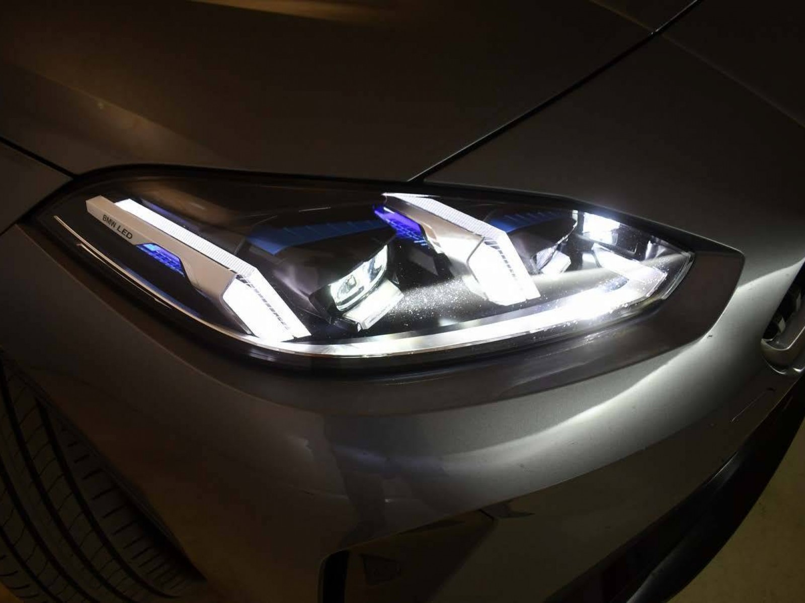 BMW - SERIE 1 F70 - #850093 - 12