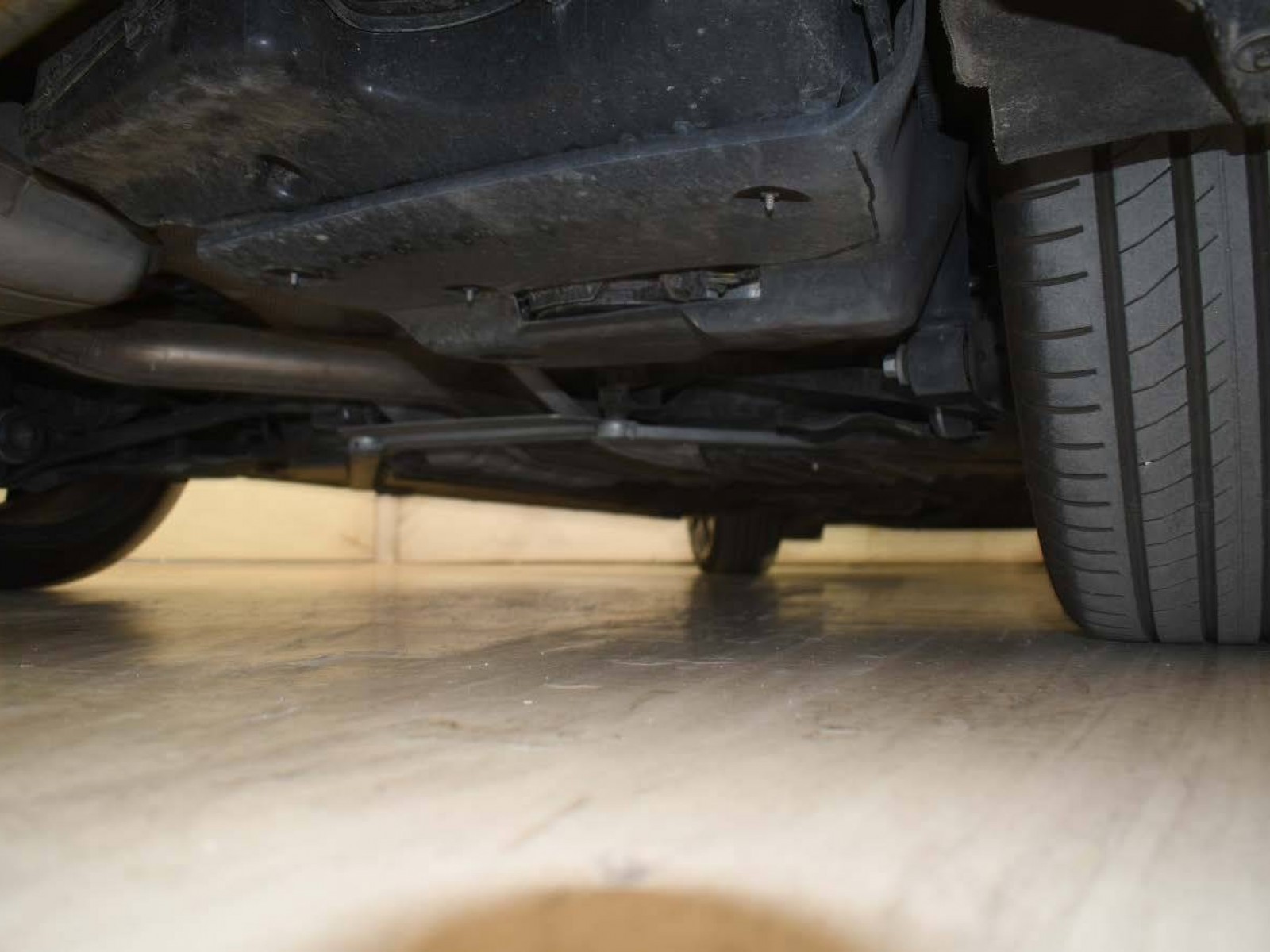 BMW - SERIE 1 F70 - #850093 - 28