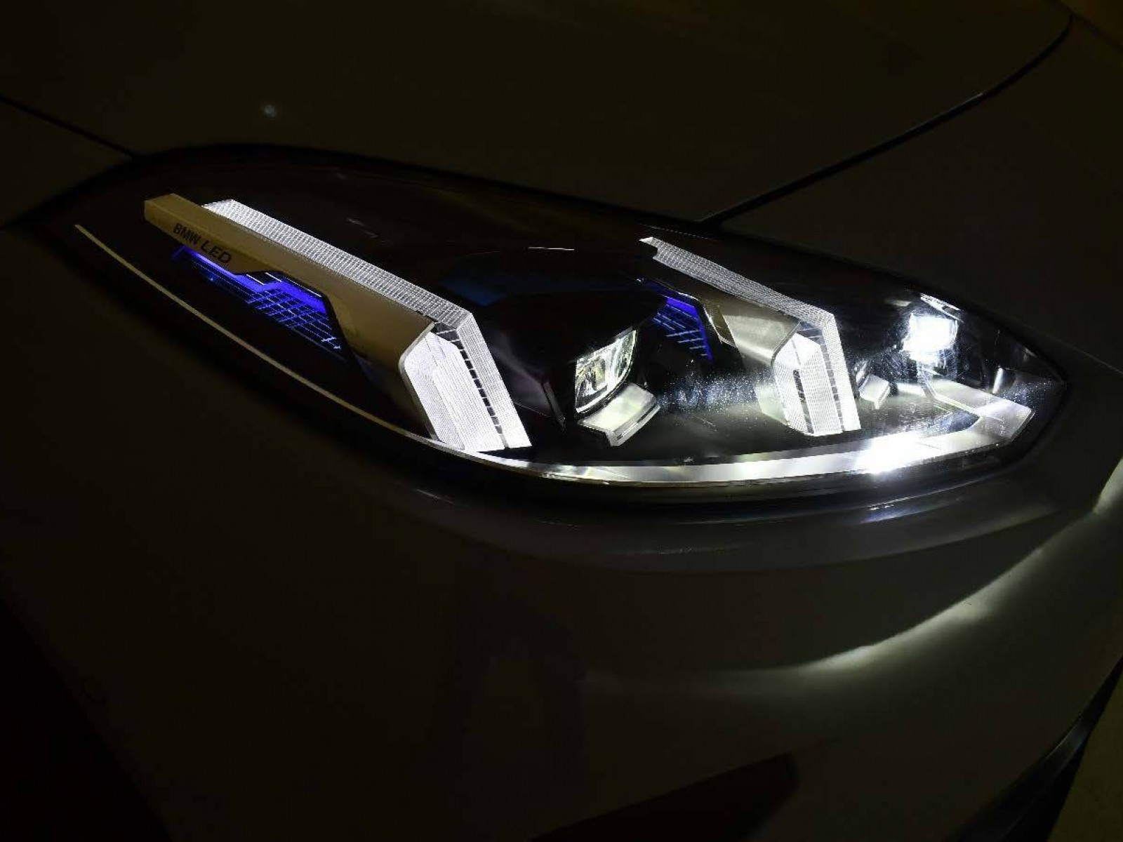 BMW - SERIE 1 F70 - #850092 - 12