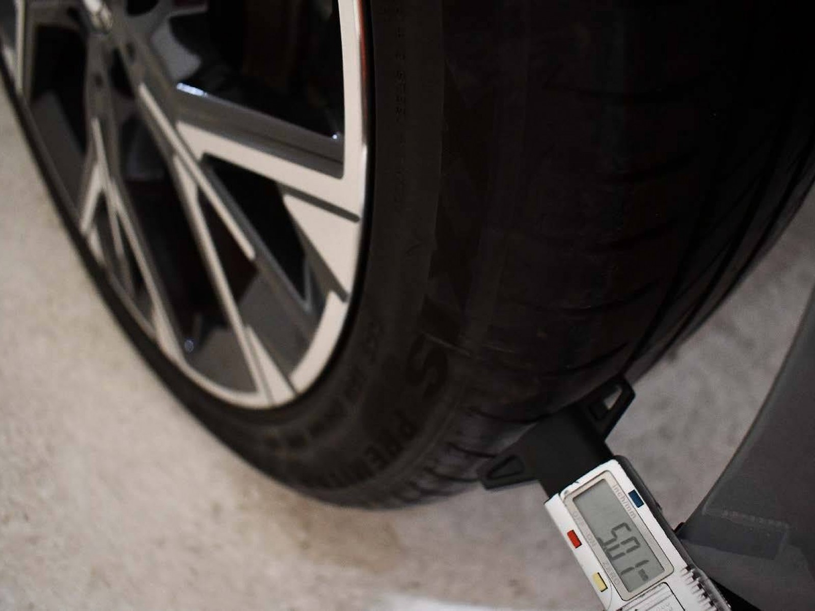 BMW - SERIE 1 F70 - #850092 - 28