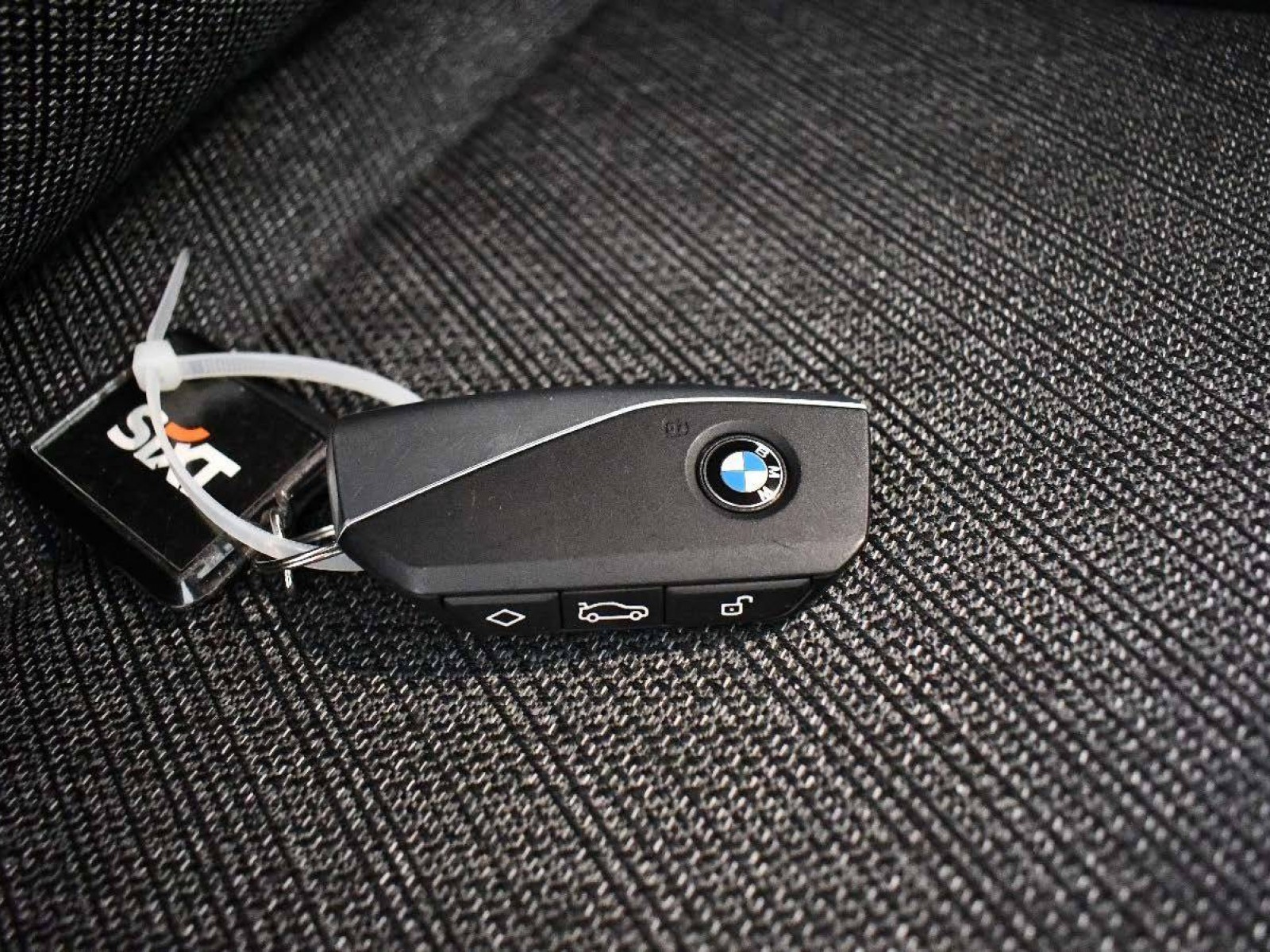 BMW - SERIE 1 F70 - #850074 - 11