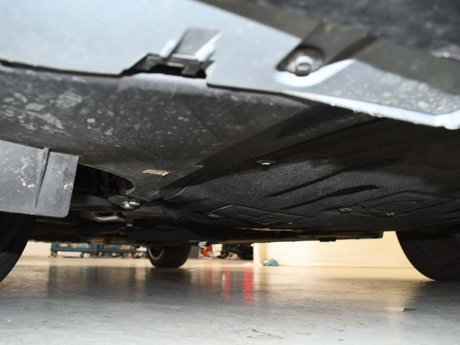 BMW - SERIE 1 F70 - #850074 - 27