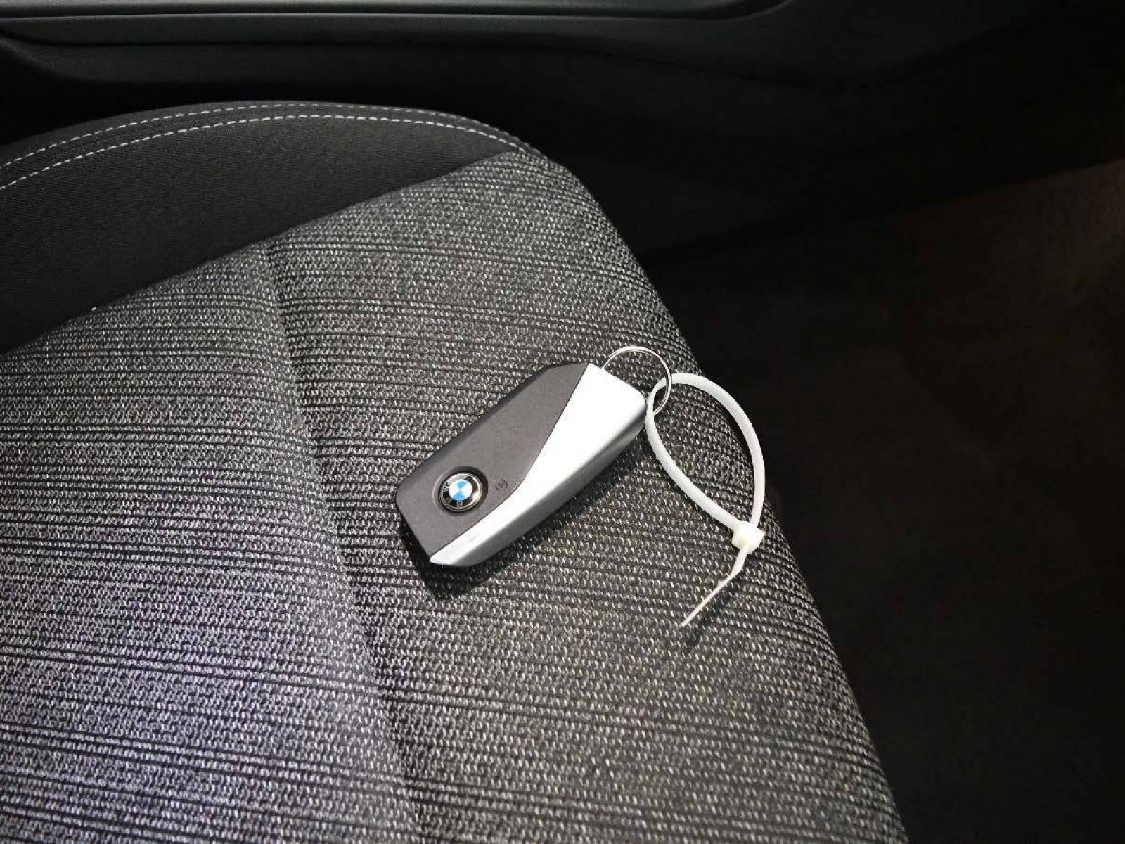 BMW - SERIE 1 F70 - #850108 - 11