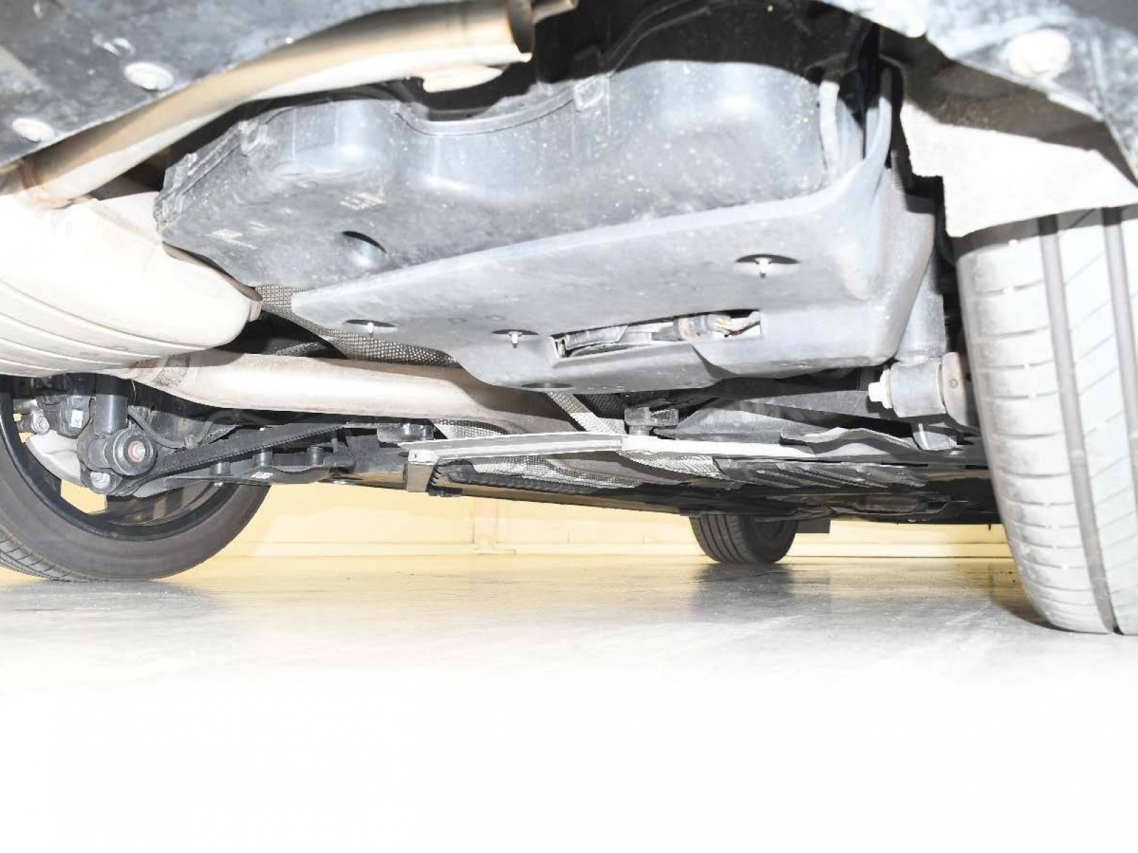 BMW - SERIE 1 F70 - #850108 - 26