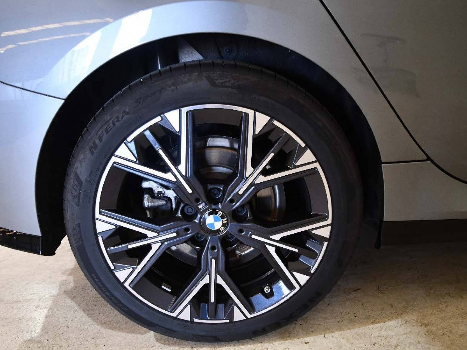 BMW - SERIE 1 F70 - #850108 - 28