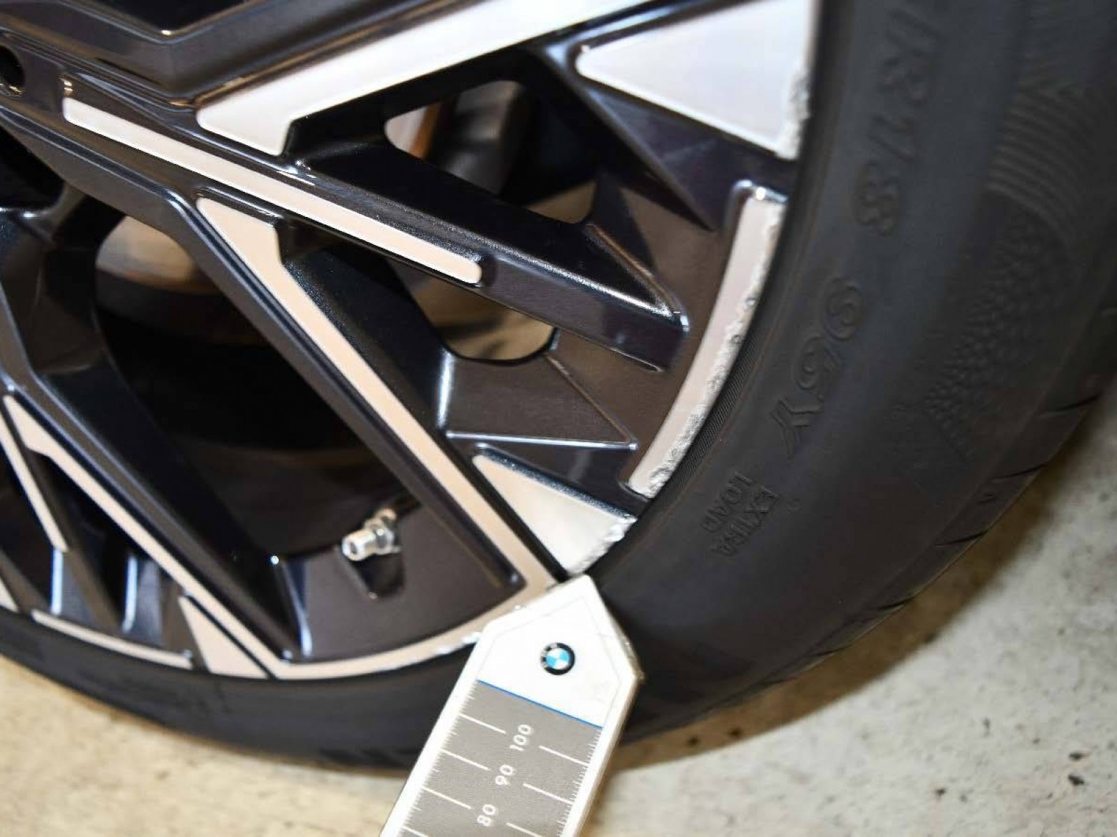 BMW - SERIE 1 F70 - #850108 - 18