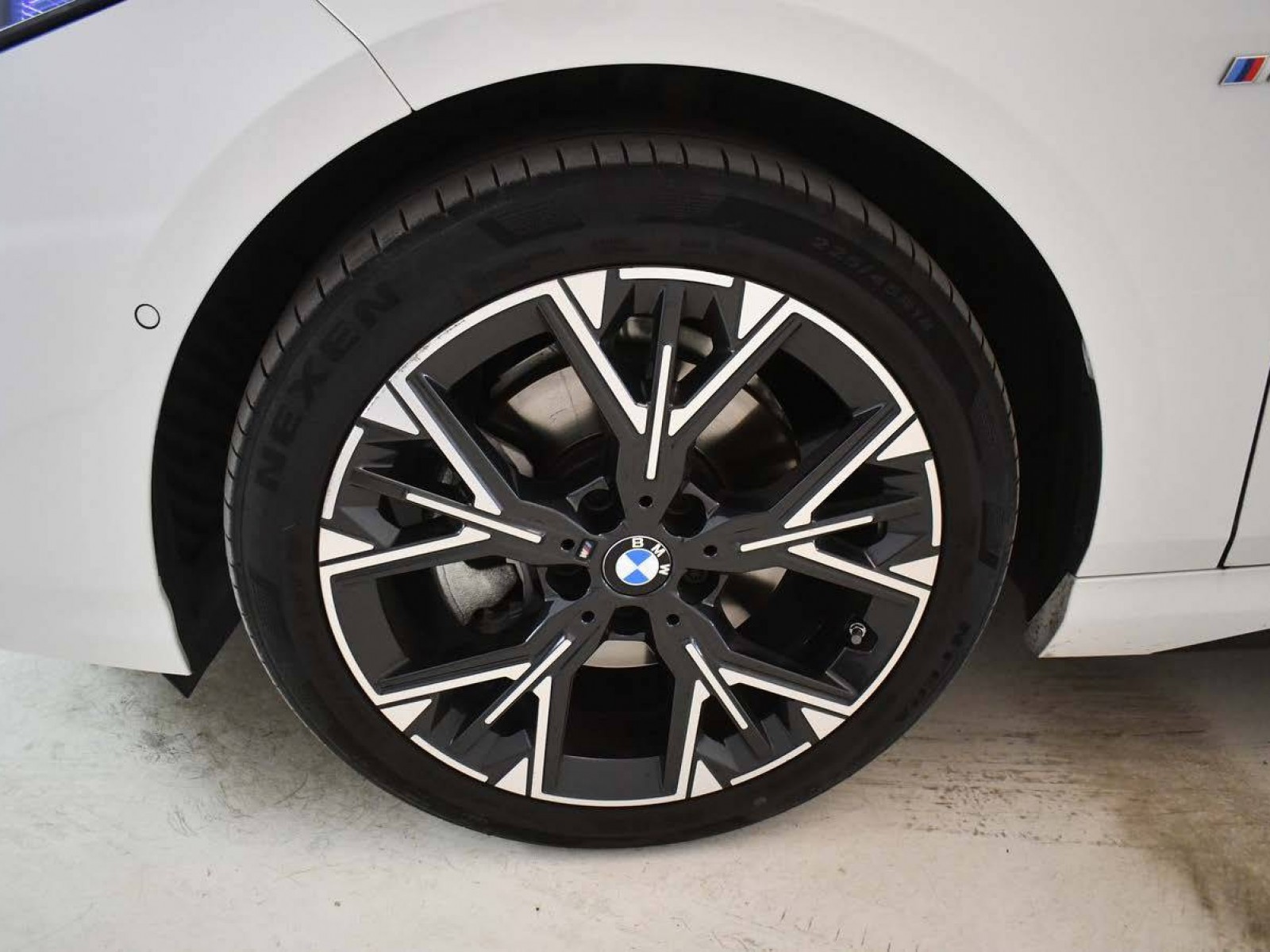 BMW - SERIE 1 F70 - #850246 - 27