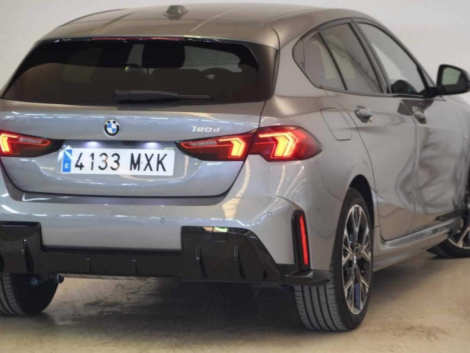 BMW - SERIE 1 F70 - #850094 - 36