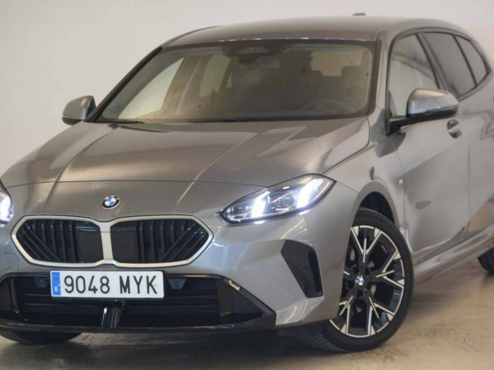 BMW - SERIE 1 F70 - #850093 - 40