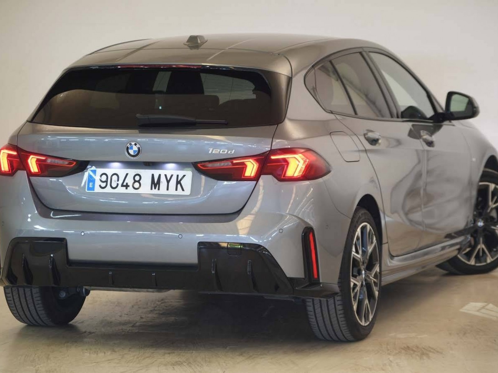 BMW - SERIE 1 F70 - #850093 - 2