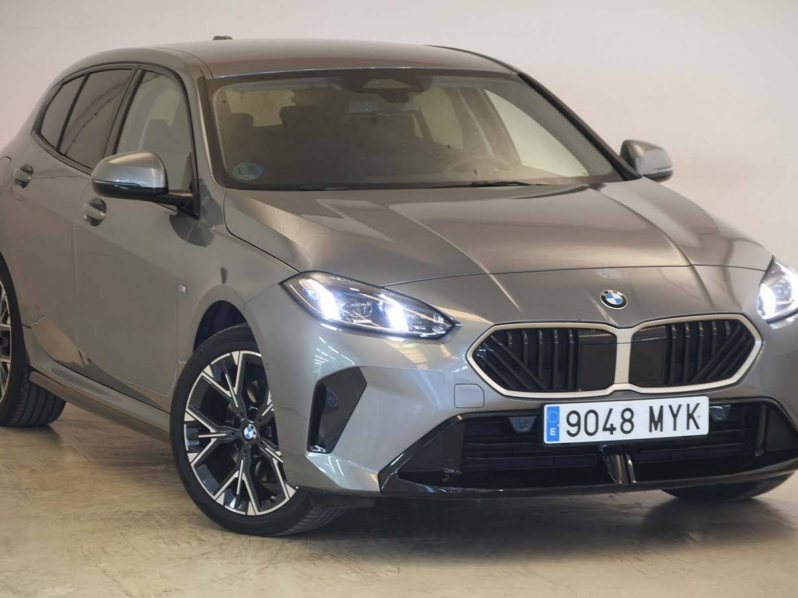 BMW - SERIE 1 F70 - #850093 - 3