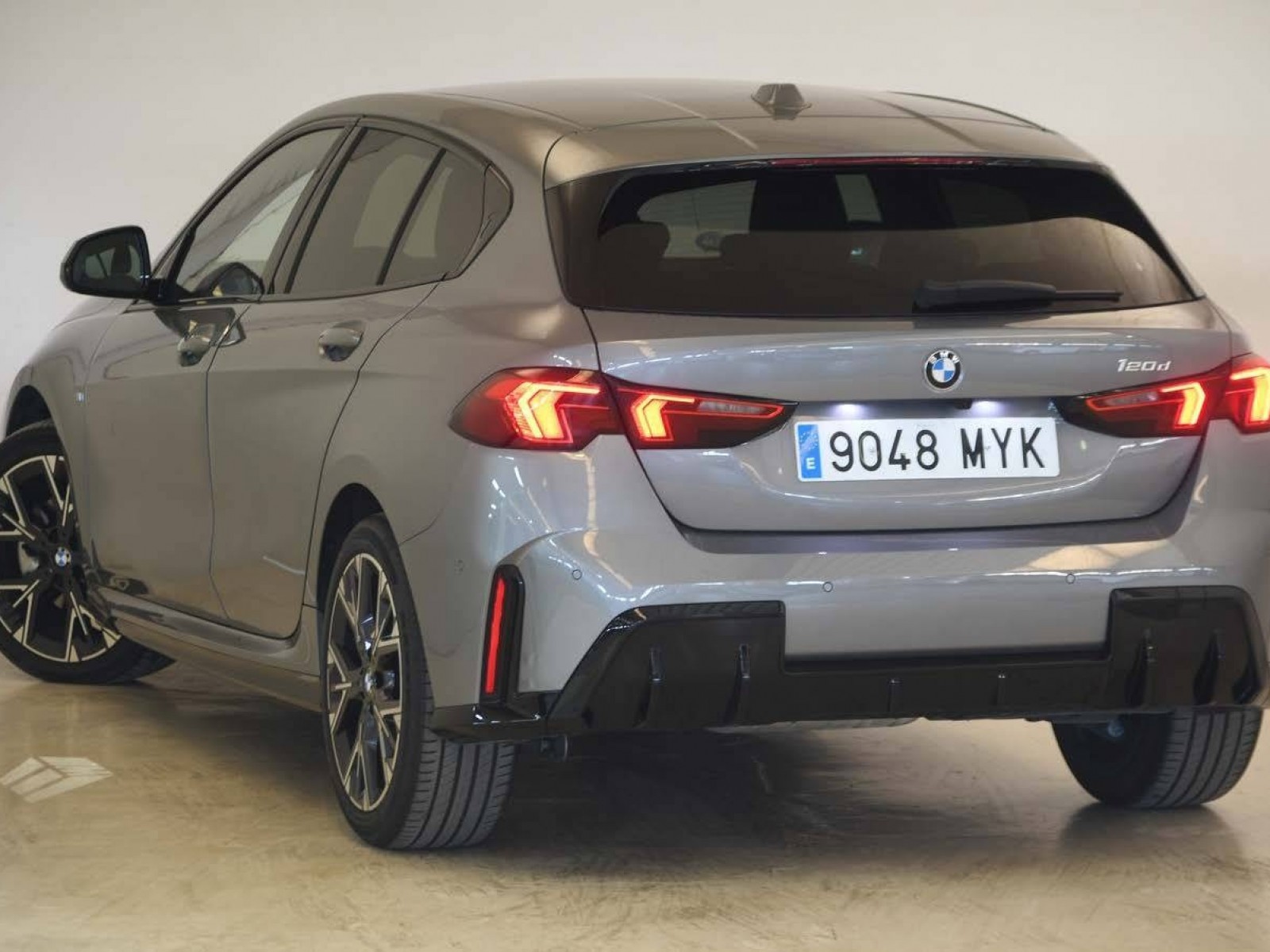 BMW - SERIE 1 F70 - #850093 - 1