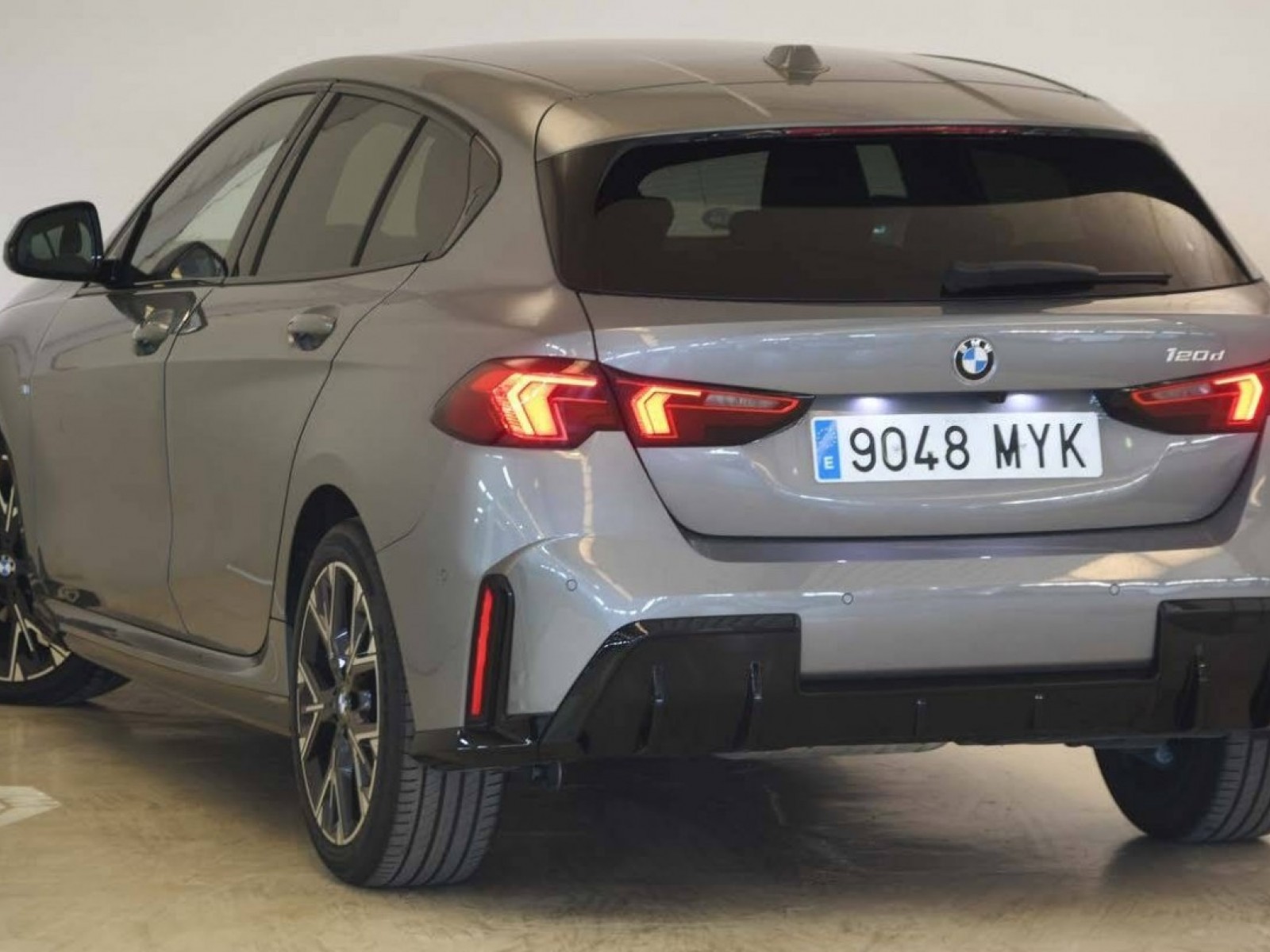 BMW - SERIE 1 F70 - #850093 - 41